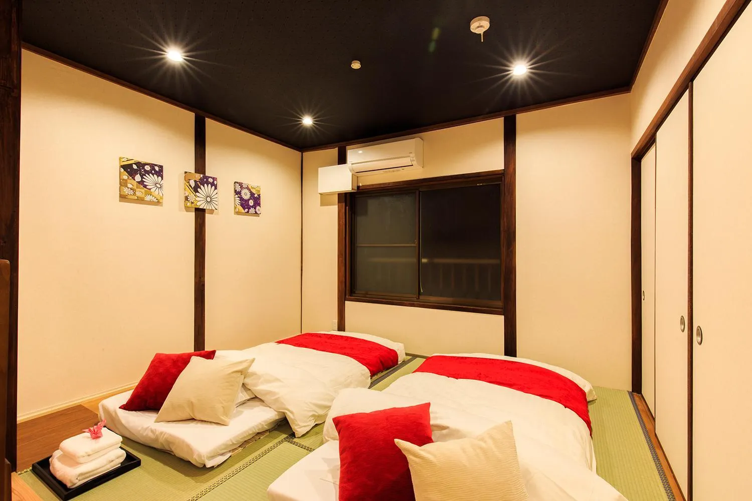 Bed in ORIGAMI STAY -Taishocho-