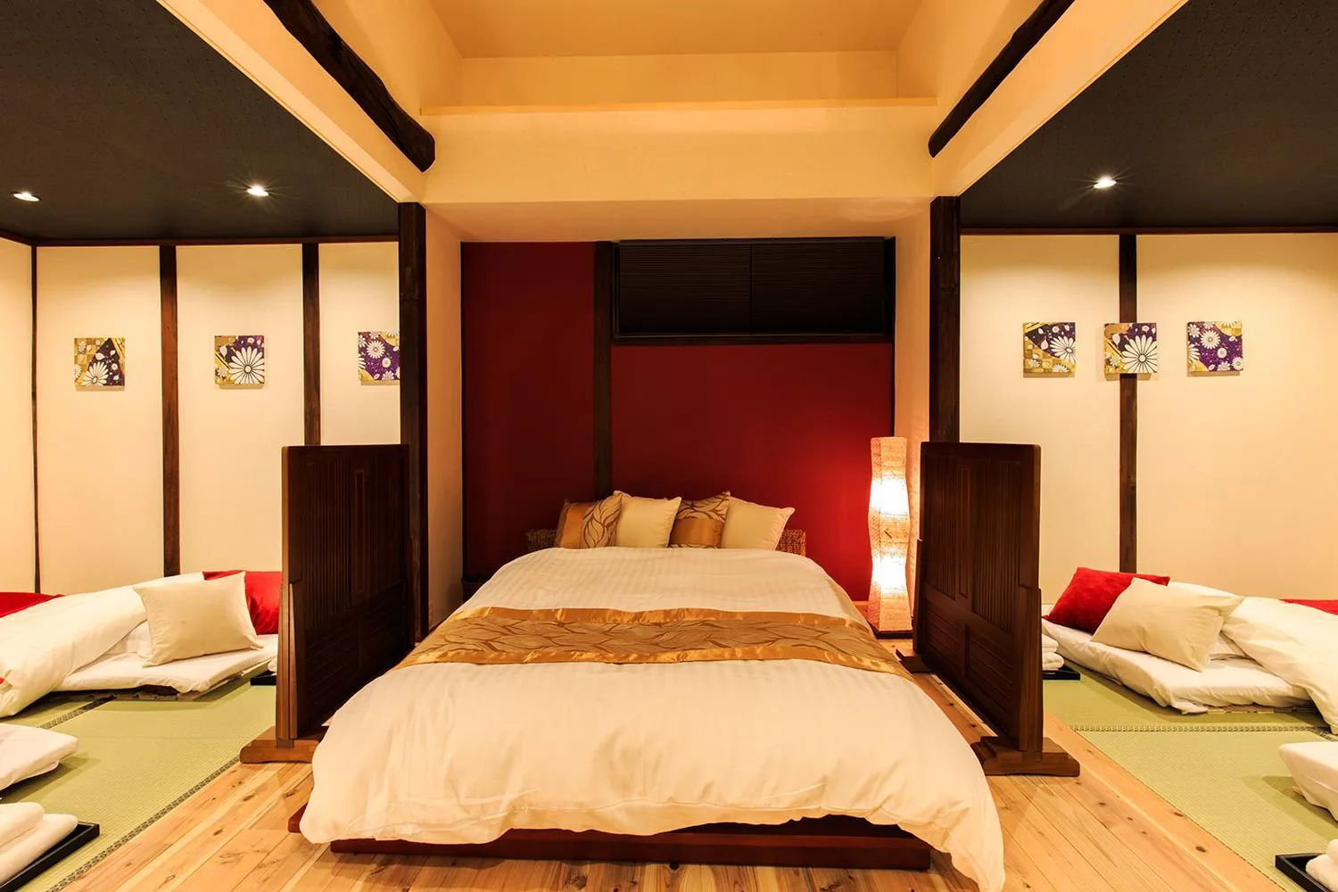 Bed in ORIGAMI STAY -Taishocho-