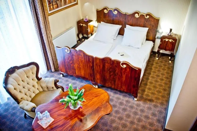 Photo of the whole room, Bed in Gaja