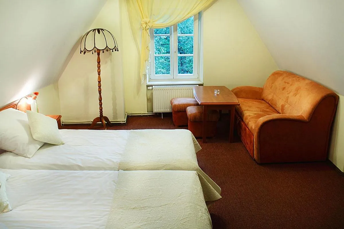 Photo of the whole room, Bed in Hotel Przy Oślej Bramie - Zamek Książ