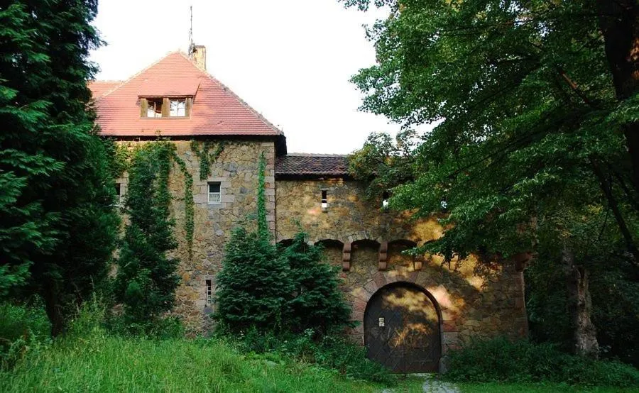 Property building in Hotel Przy Oślej Bramie - Zamek Książ