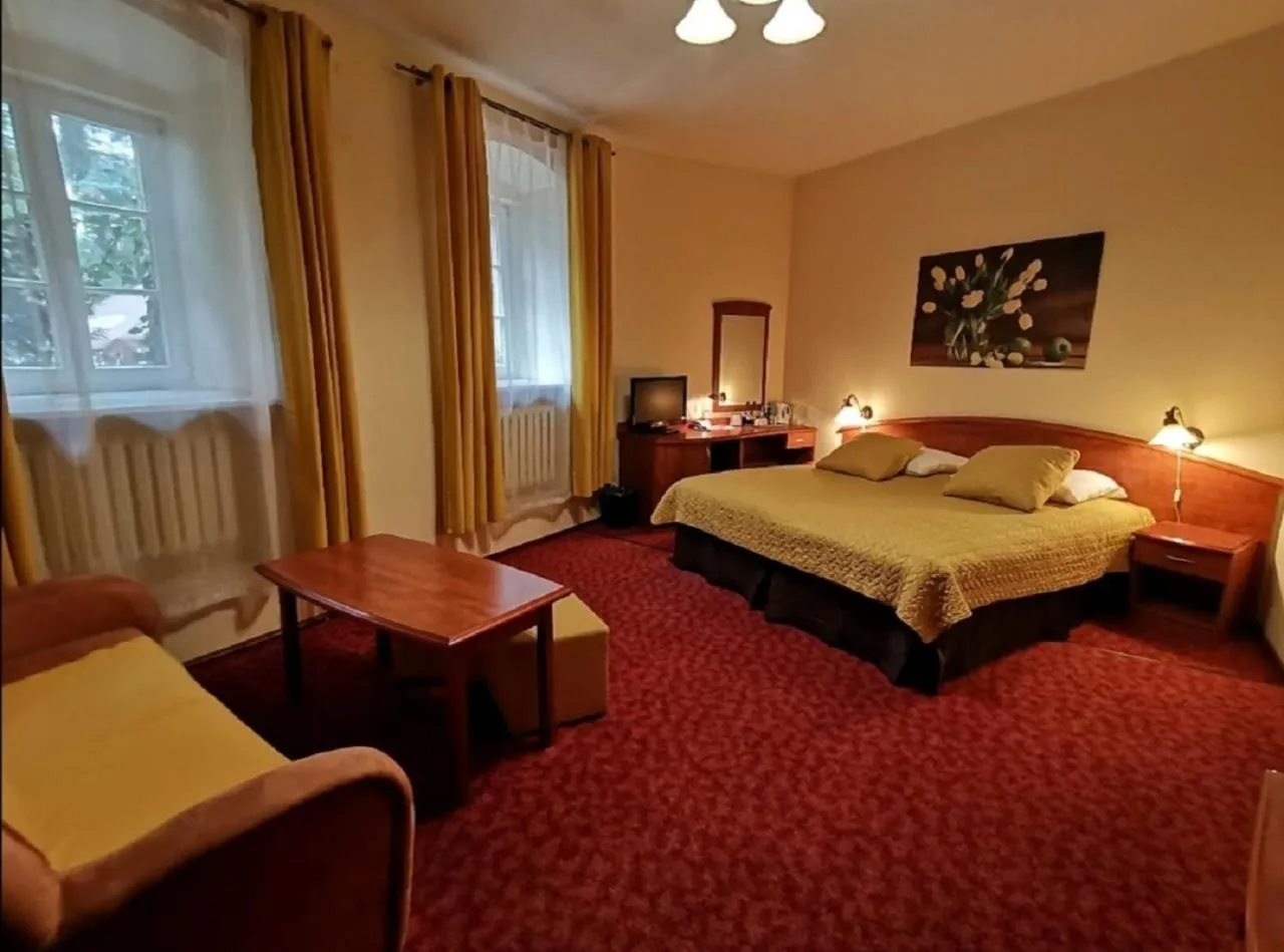 Photo of the whole room, Bed in Hotel Przy Oślej Bramie - Zamek Książ