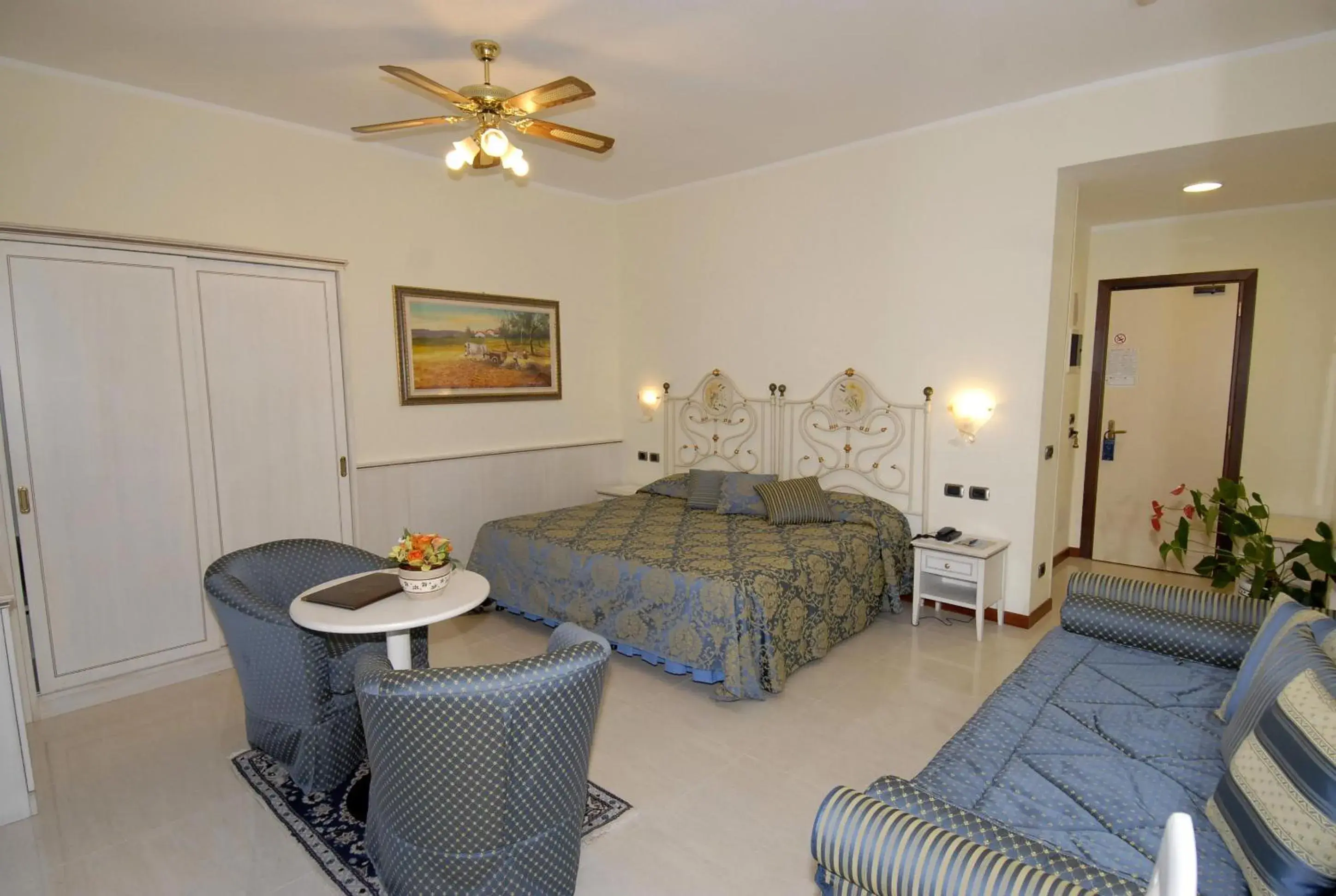 Junior Suite with Balcony and Sea View in Hotel Porto Roca Junior Suite with Balcony and Sea View in Hotel Porto Roca