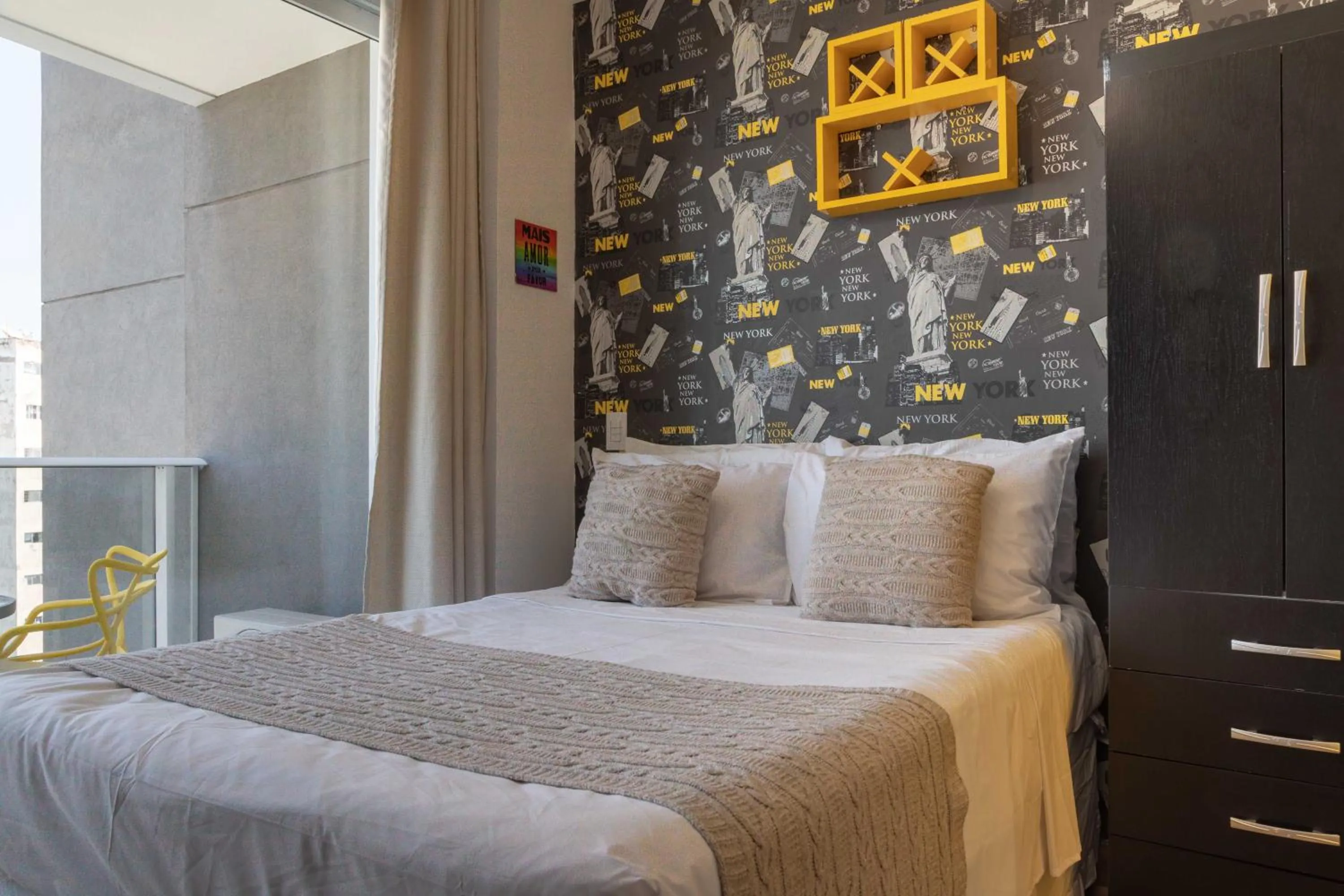 Photo of the whole room, Bed in 360 Suítes Sé