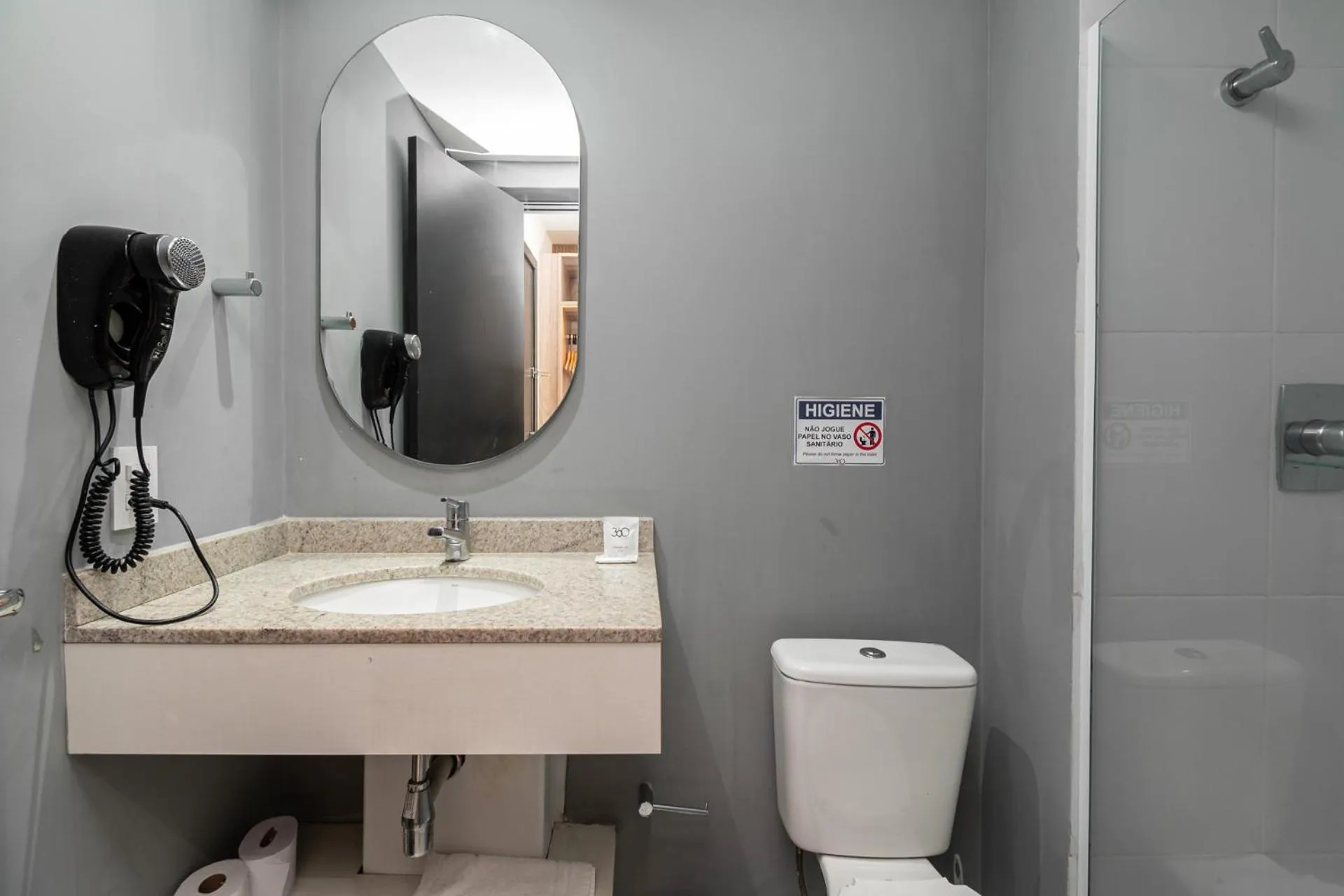 Bathroom in 360 Suítes Sé