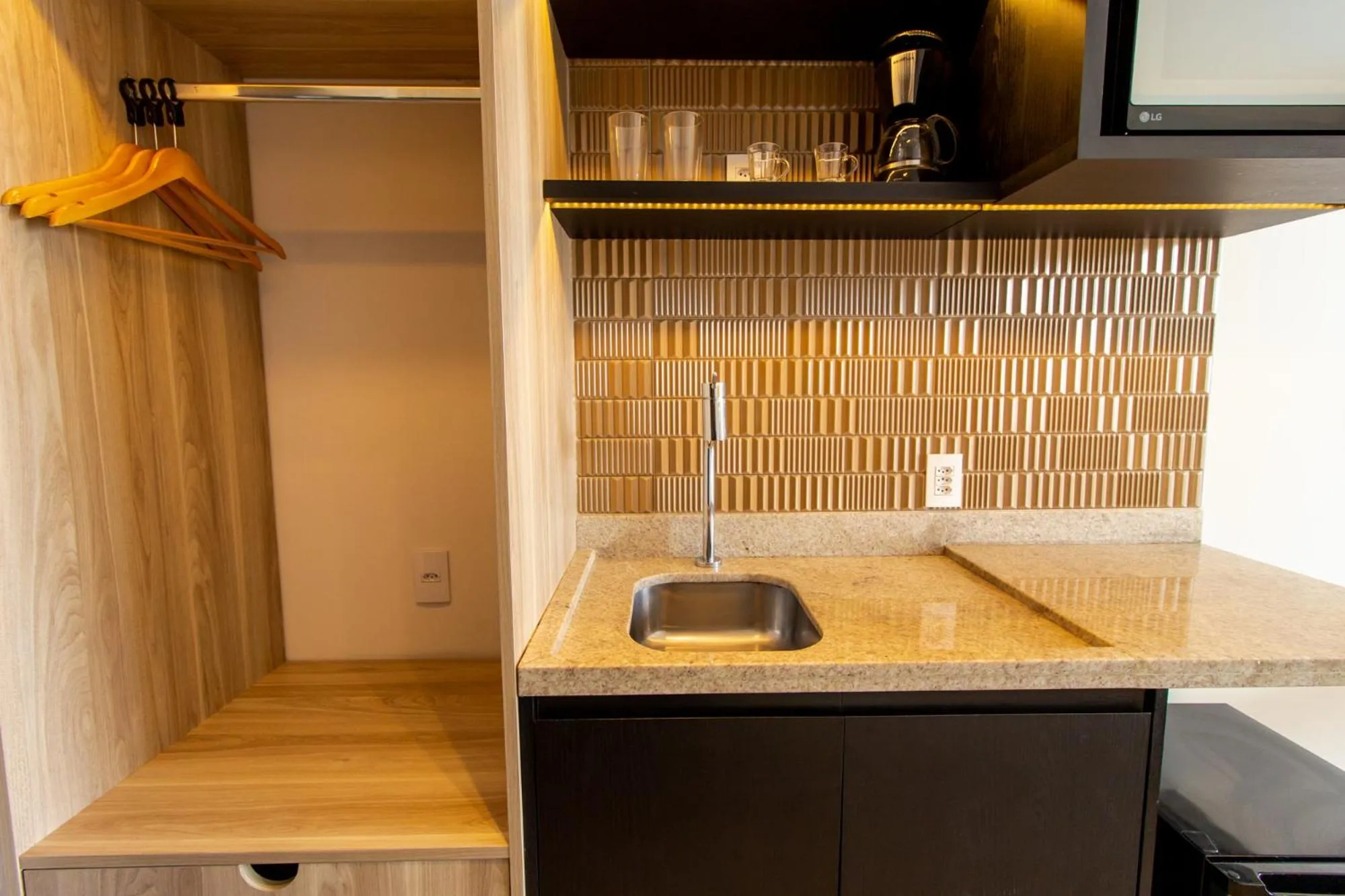 Kitchen or kitchenette in 360 Suítes Sé