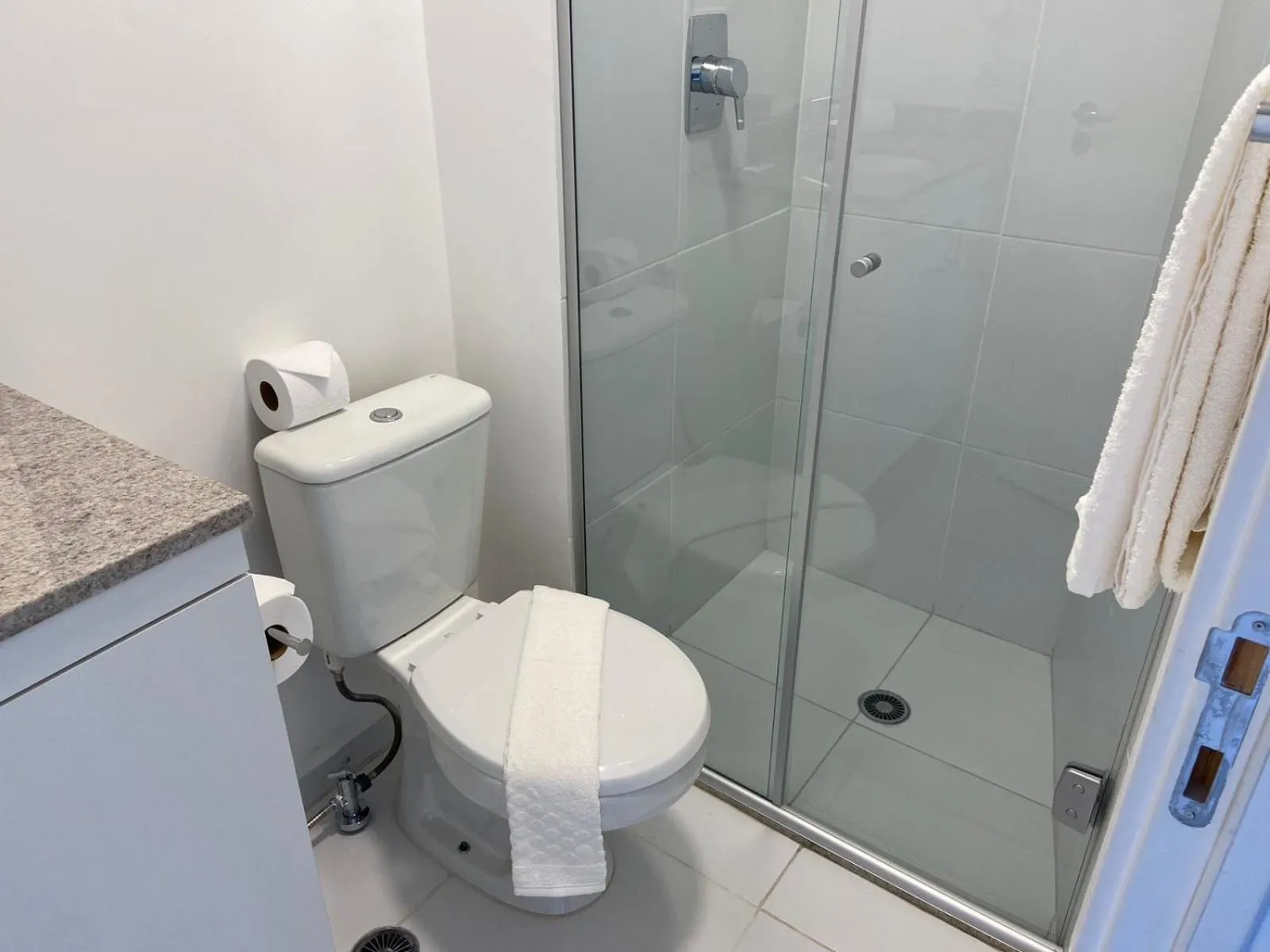 Bathroom in 360 Suítes Sé