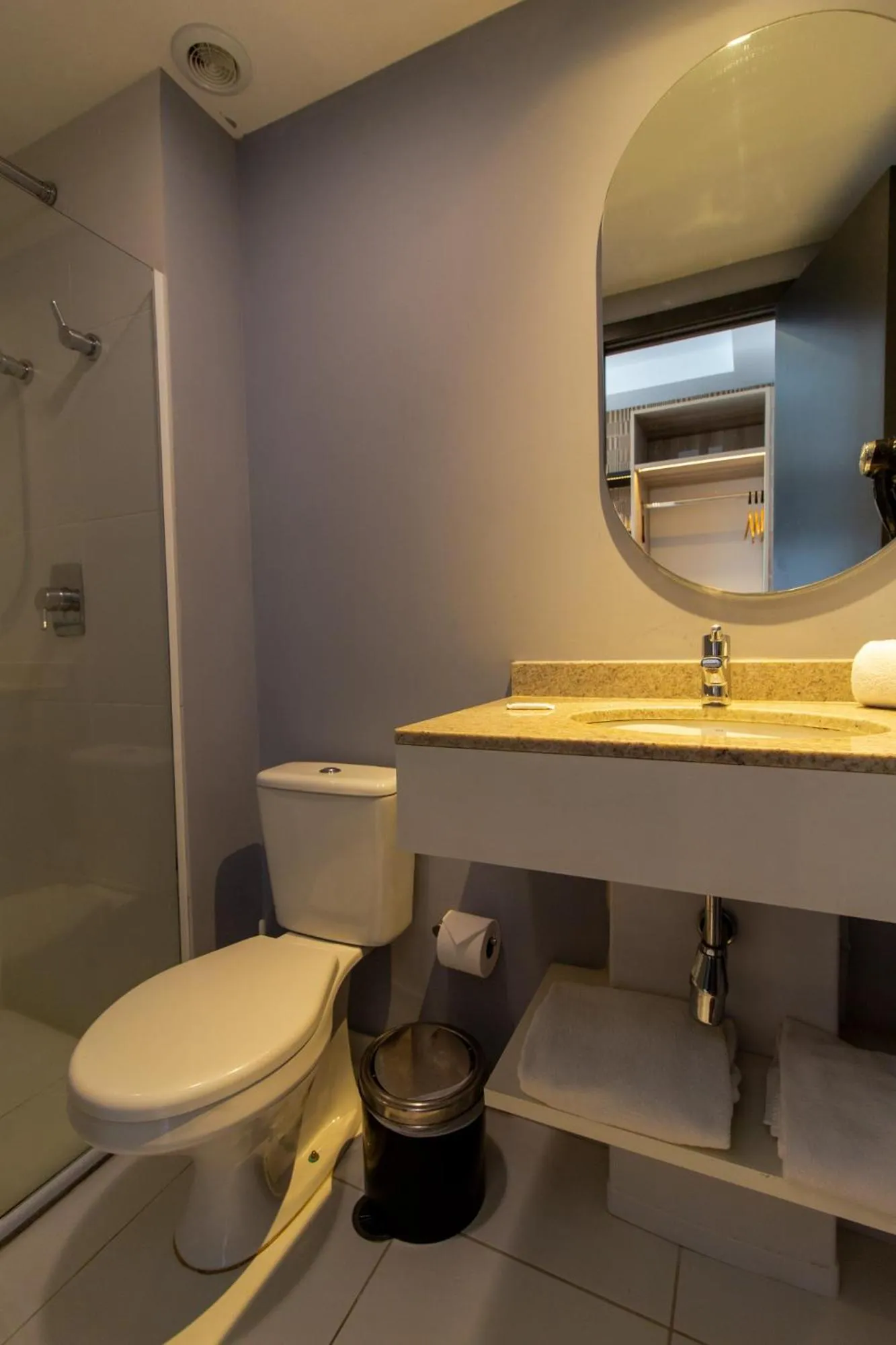 Bathroom in 360 Suítes Sé