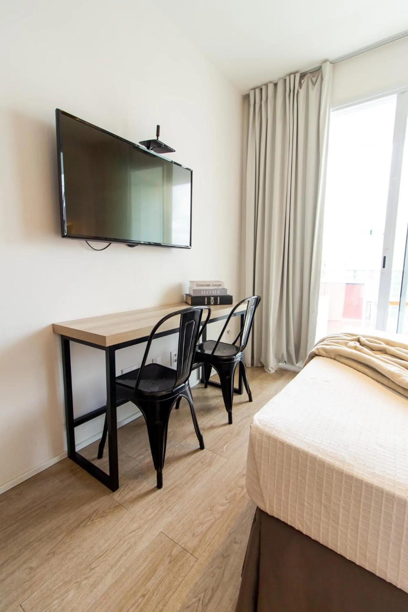 TV and multimedia, Bed in 360 Suítes Sé