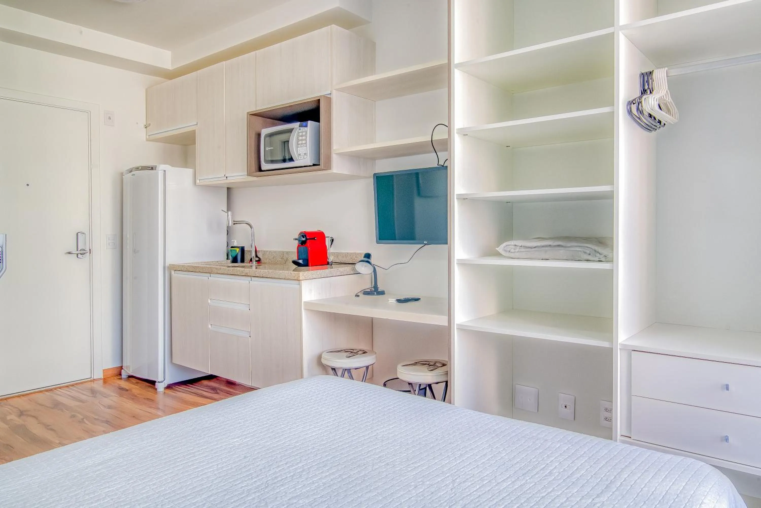 TV and multimedia, Bed in 360 Suítes Sé