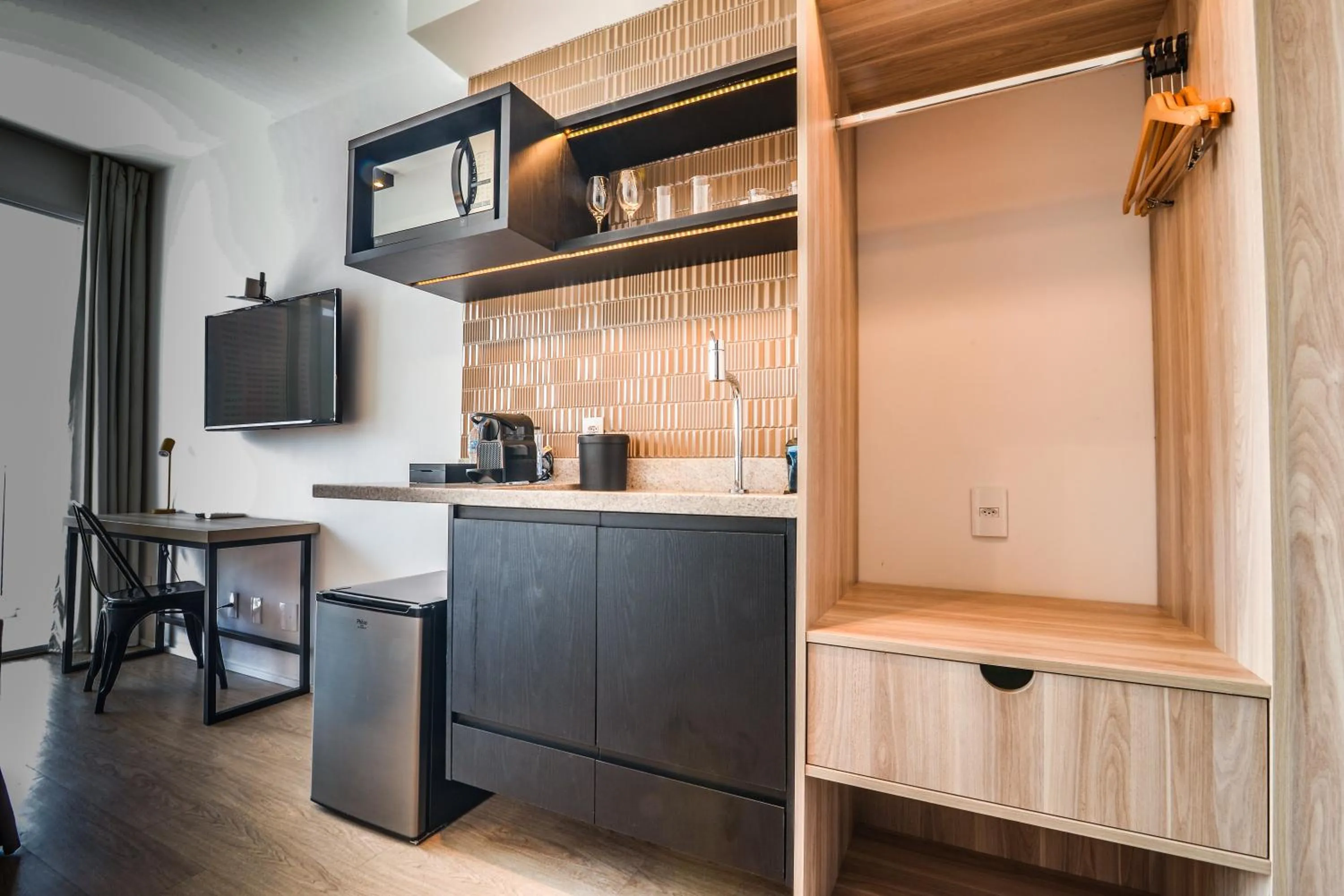 Kitchen or kitchenette in 360 Suítes Sé