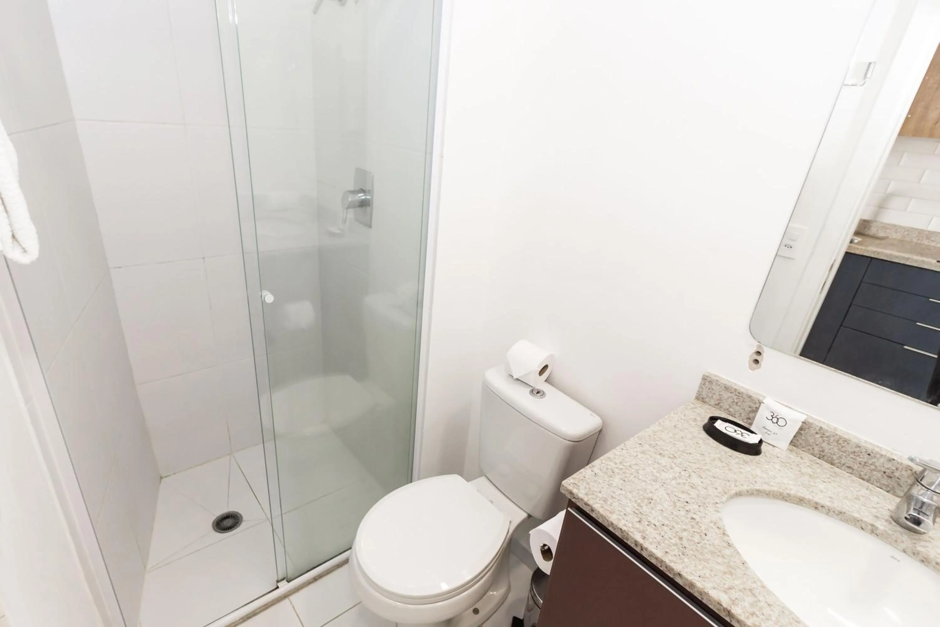 Bathroom in 360 Suítes Sé