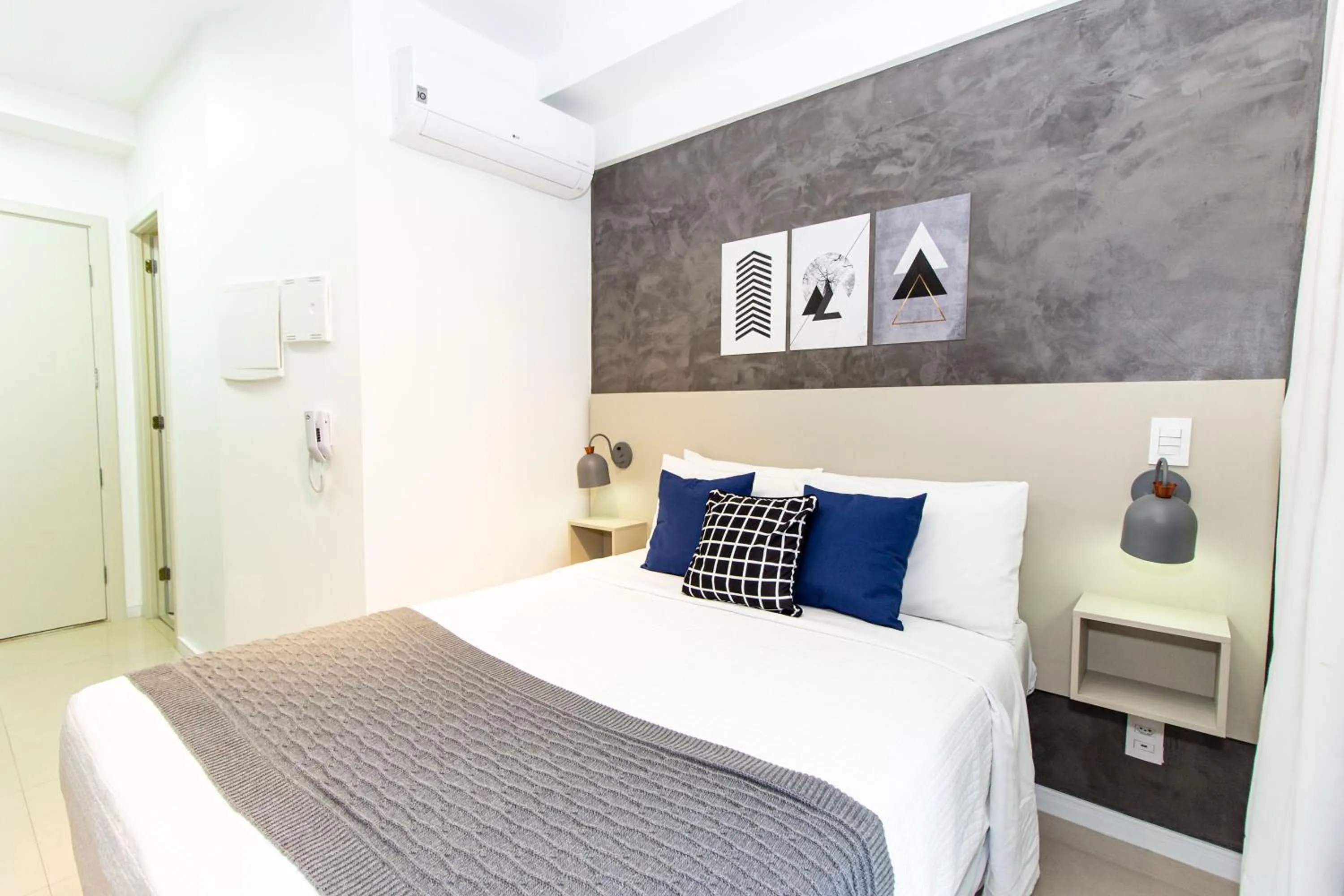 Photo of the whole room, Bed in 360 Suítes Sé