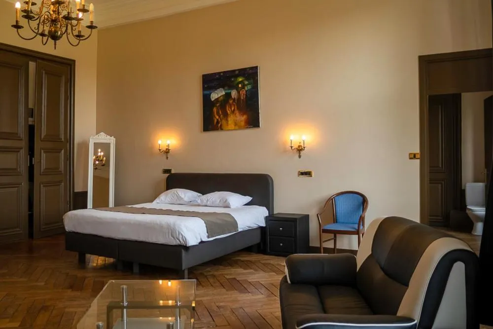 Photo of the whole room, Bed in Domaine Du Chateau De La Neuville