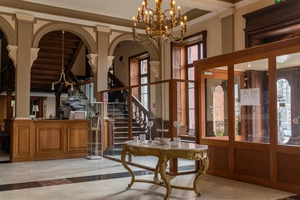 Lobby or reception in Domaine Du Chateau De La Neuville