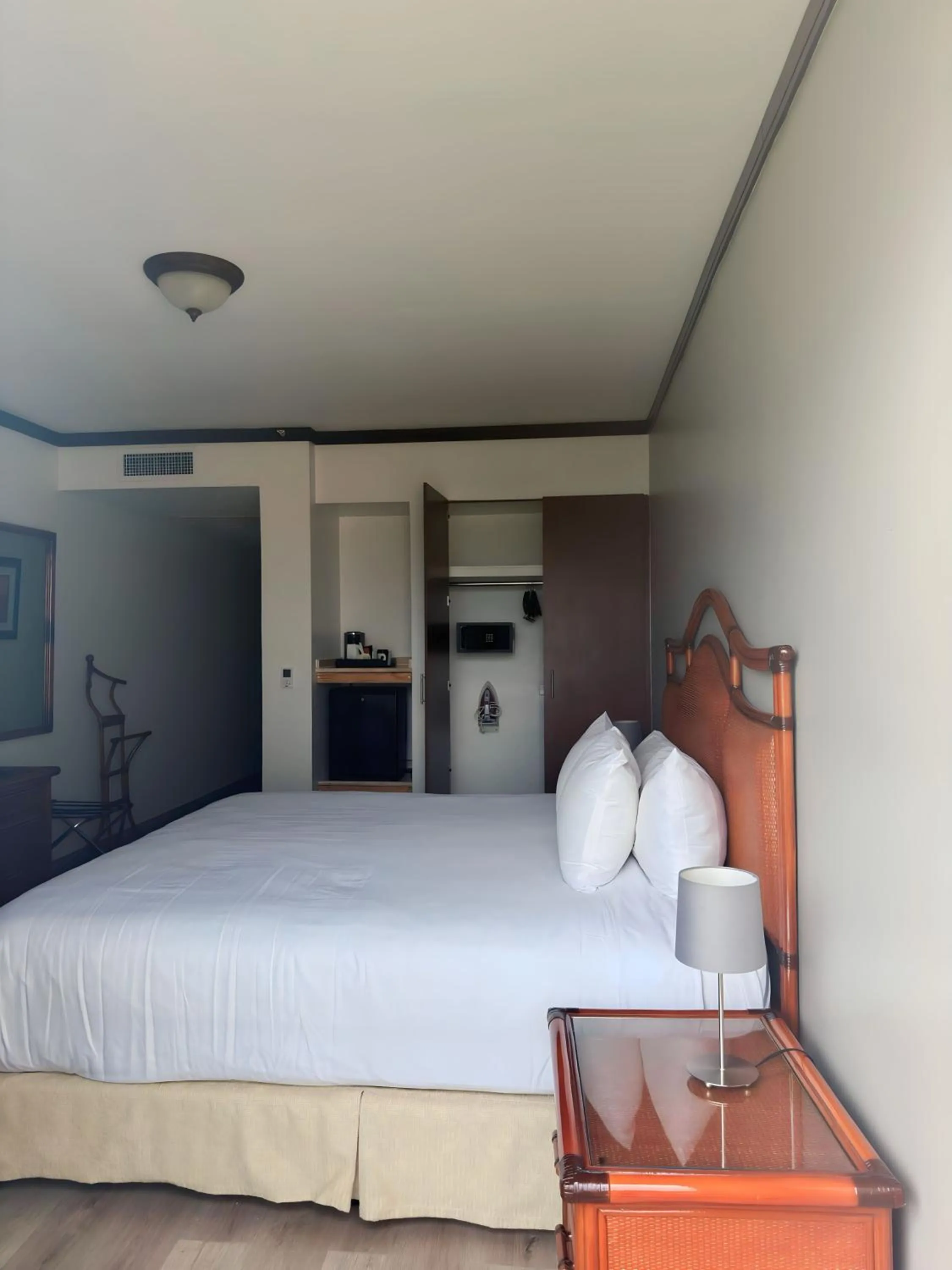 View (from property/room), Bed in Radisson Colon 2,000 Hotel & Casino