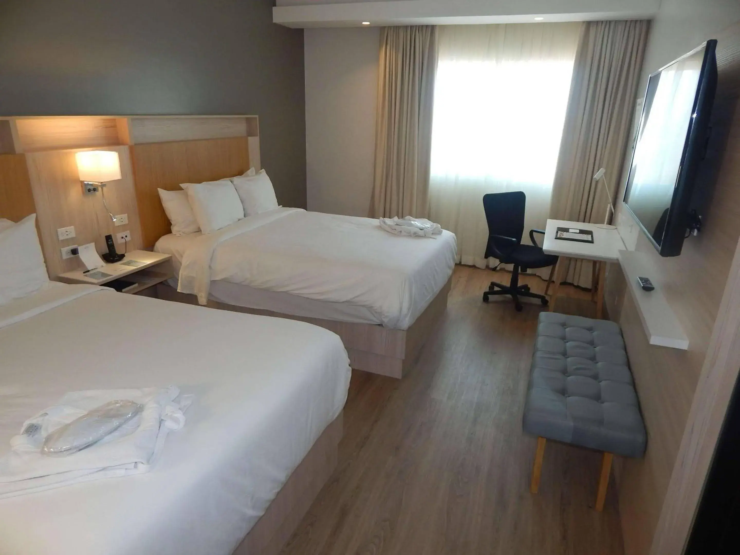 Bedroom, Bed in Radisson Colon 2,000 Hotel & Casino Bedroom, Bed in Radisson Colon 2,000 Hotel & Casino