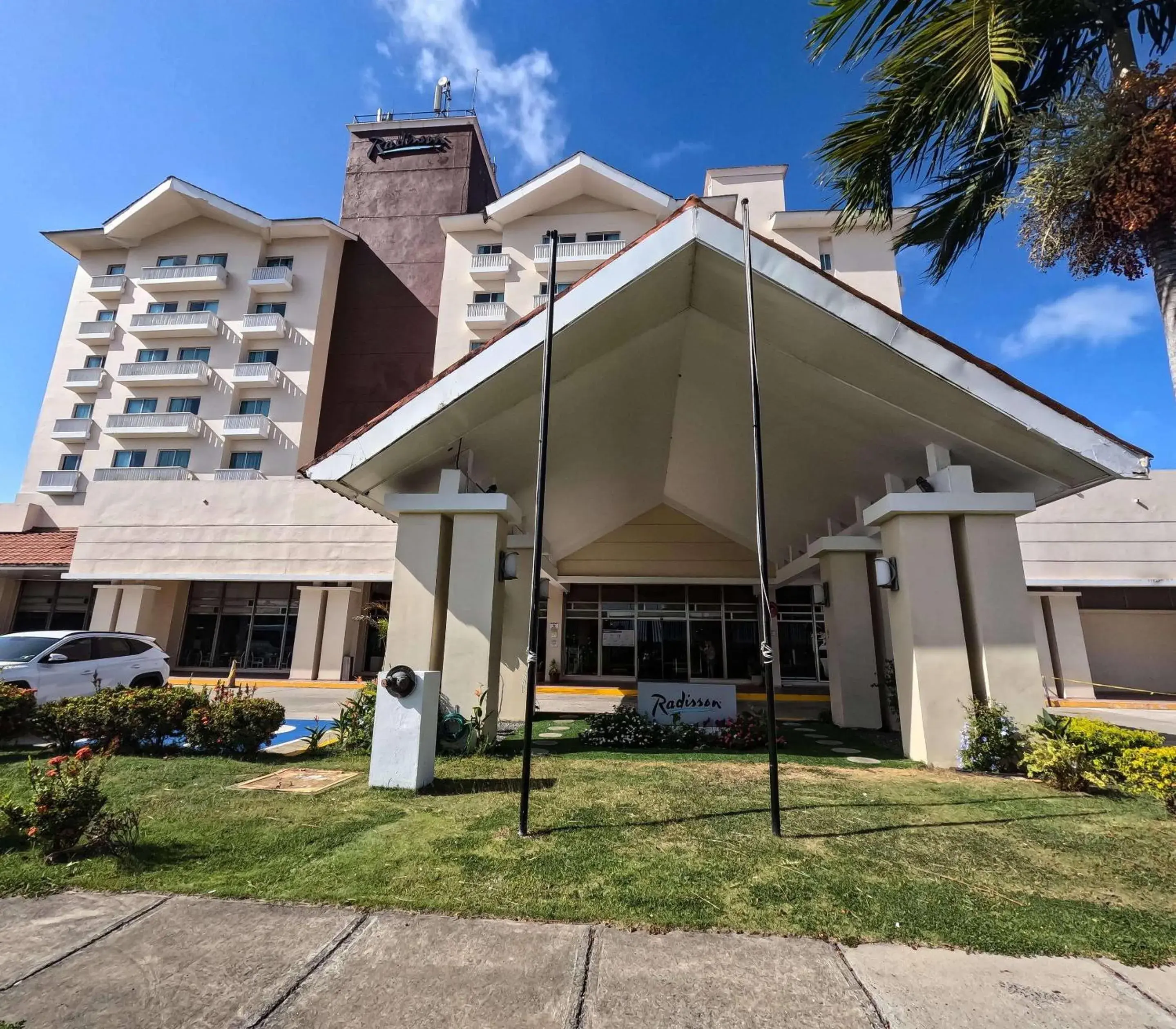 Property building in Radisson Colon 2,000 Hotel & Casino Property building in Radisson Colon 2,000 Hotel & Casino