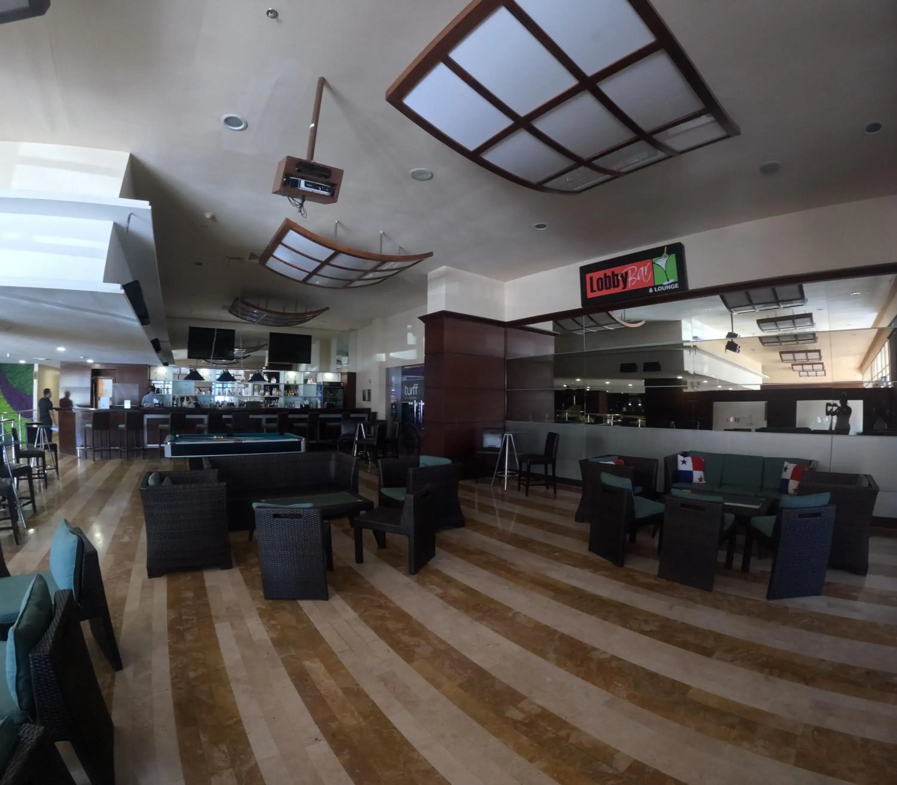 Lounge or bar in Radisson Colon 2,000 Hotel & Casino Lounge or bar in Radisson Colon 2,000 Hotel & Casino