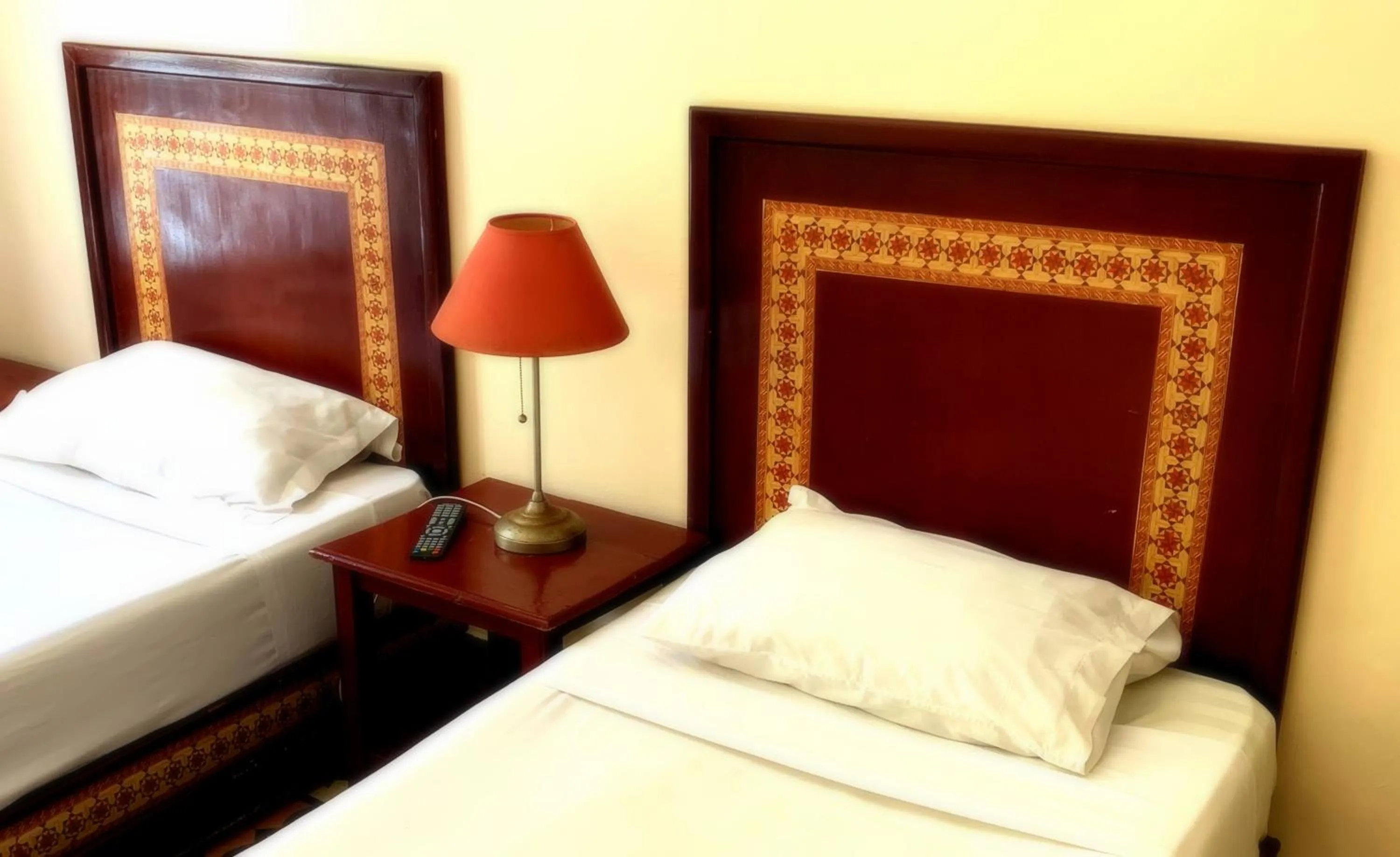 Photo of the whole room, Bed in Dar Omar Khayam