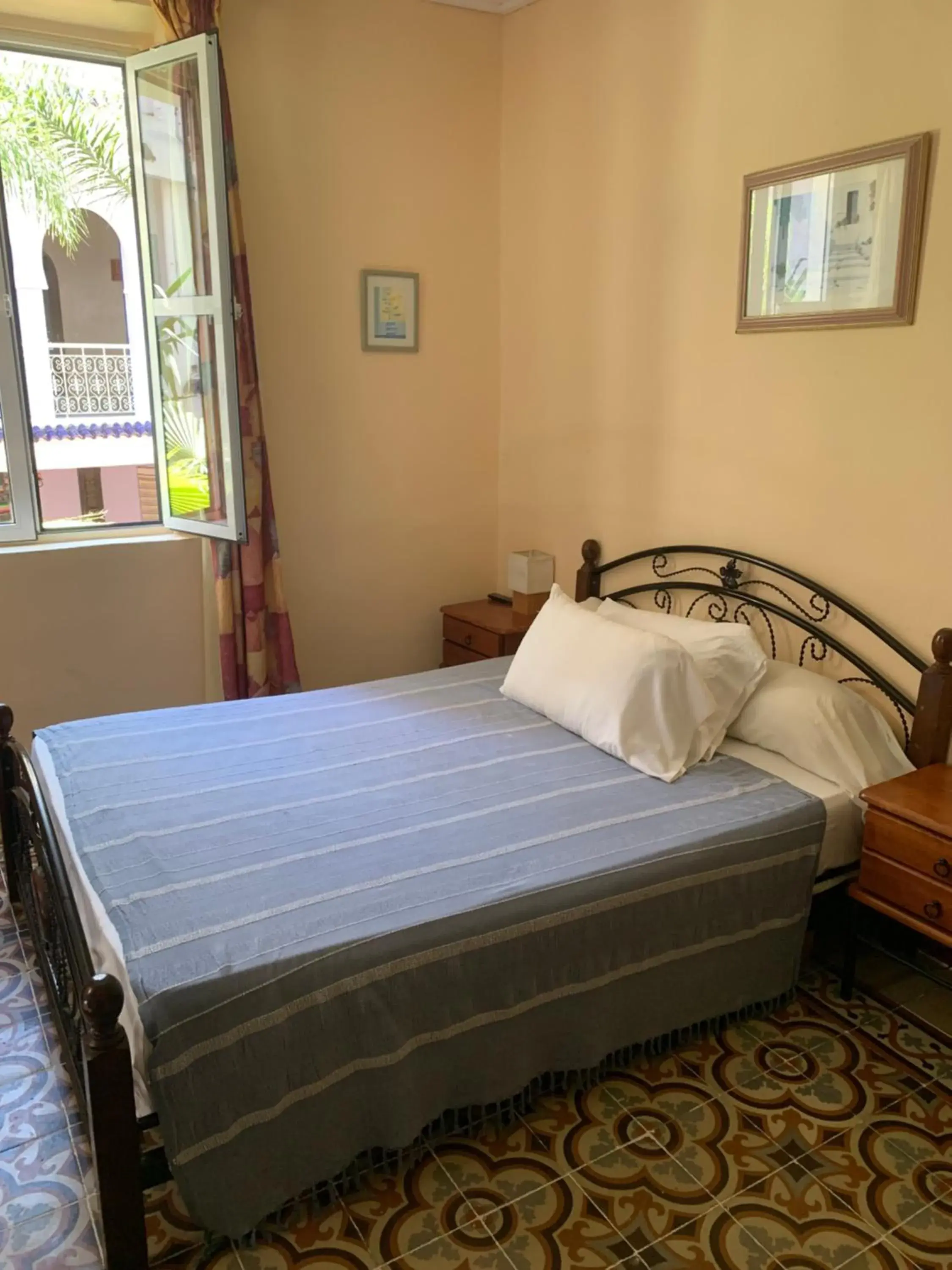 Photo of the whole room, Bed in Dar Omar Khayam Photo of the whole room, Bed in Dar Omar Khayam