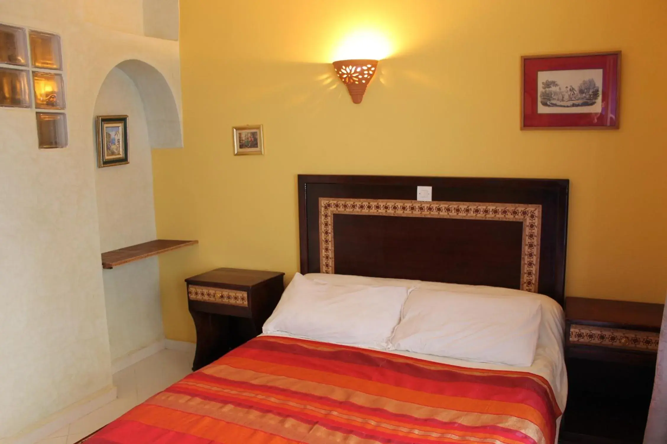 Photo of the whole room, Bed in Dar Omar Khayam Photo of the whole room, Bed in Dar Omar Khayam