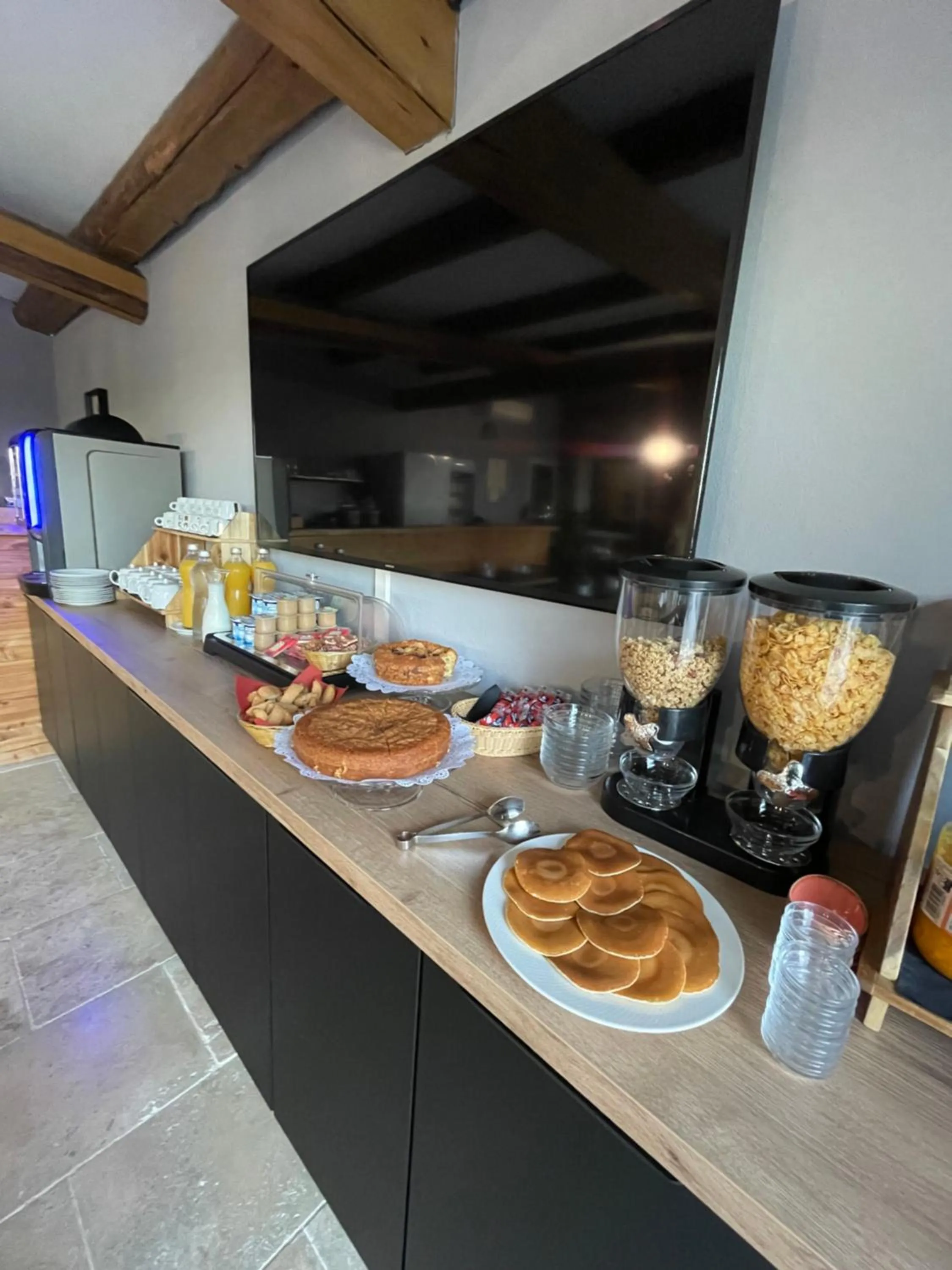 Breakfast in Hotel Clair de Lune