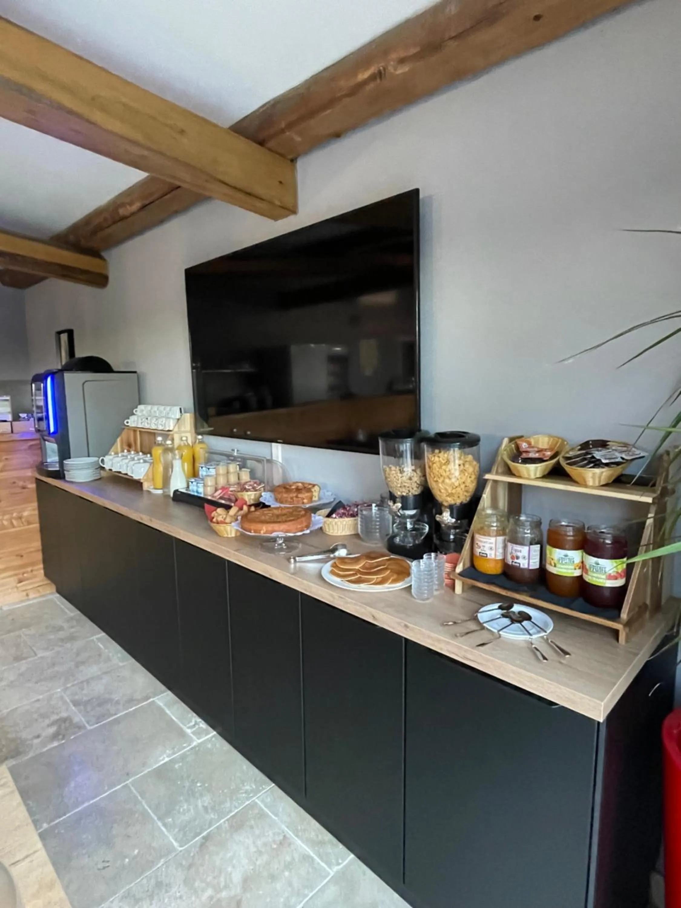 Breakfast in Hotel Clair de Lune