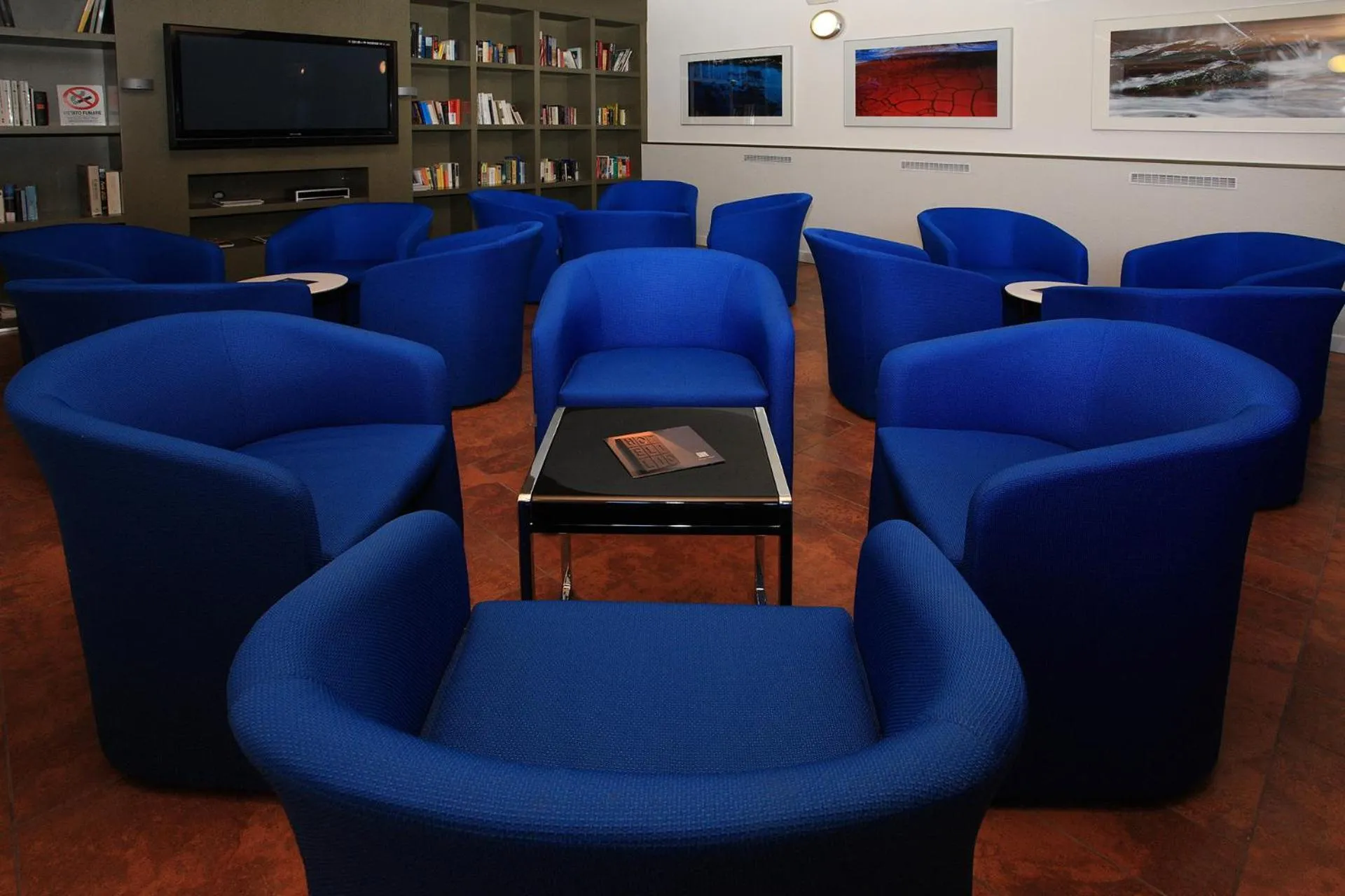 Communal lounge/ TV room in Boutique Hotel Ilio