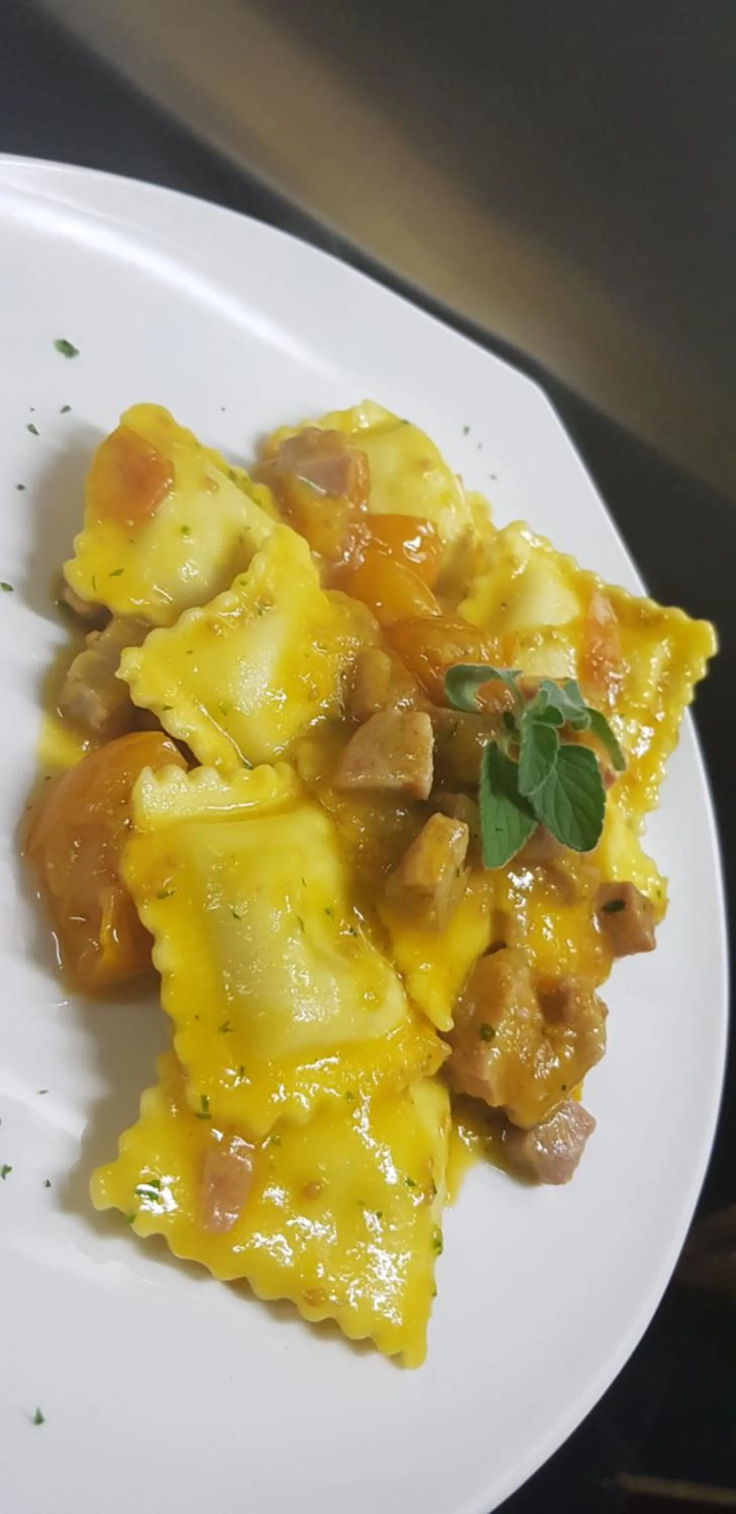 Restaurant/places to eat in B&B FISH