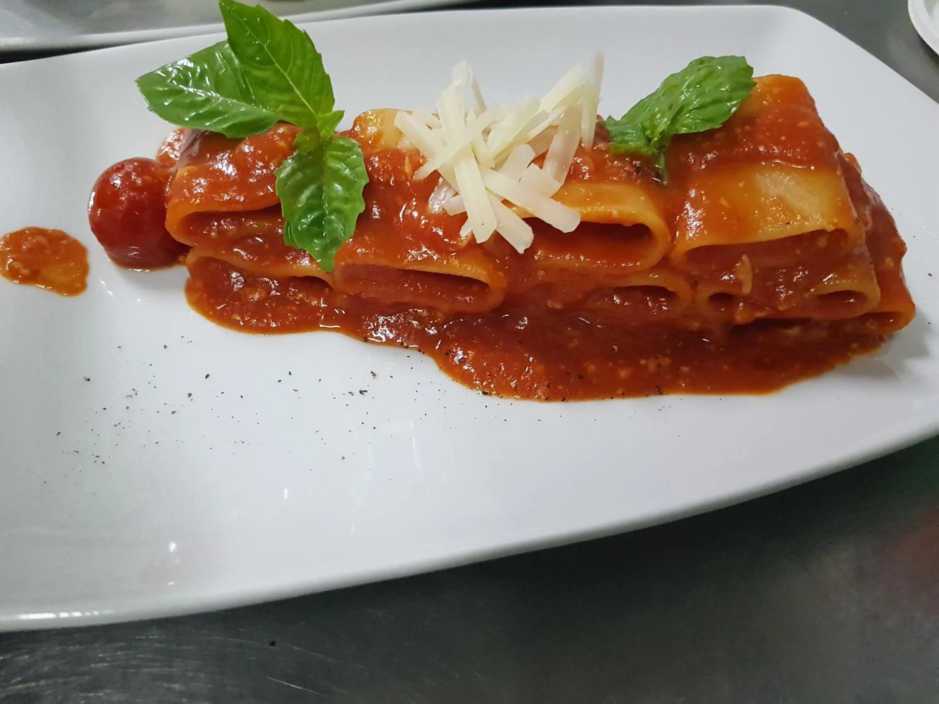 Restaurant/places to eat in B&B FISH