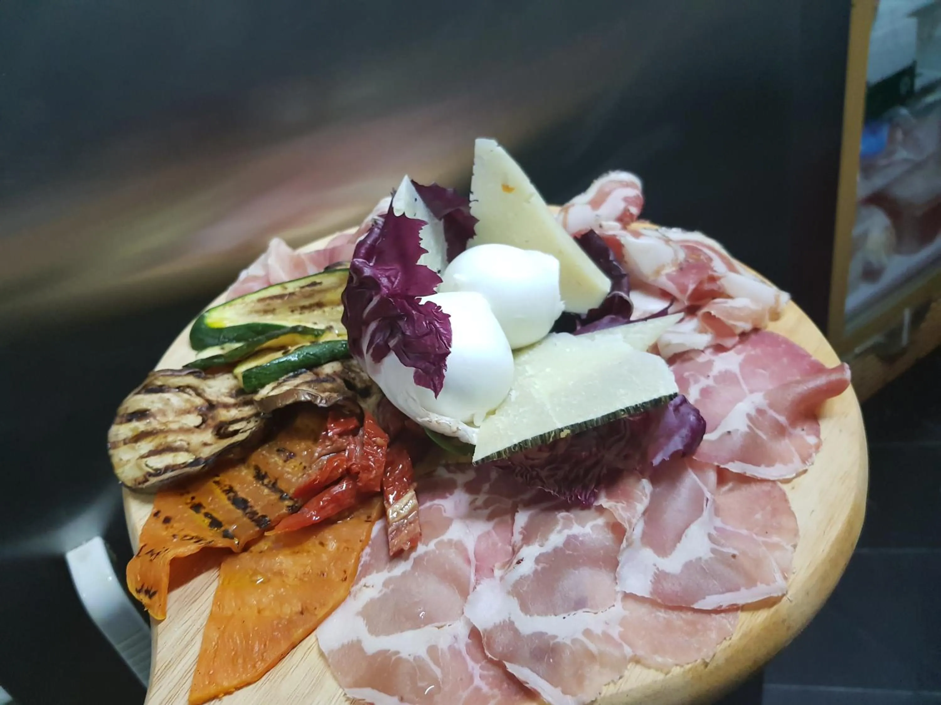 Restaurant/places to eat in B&B FISH