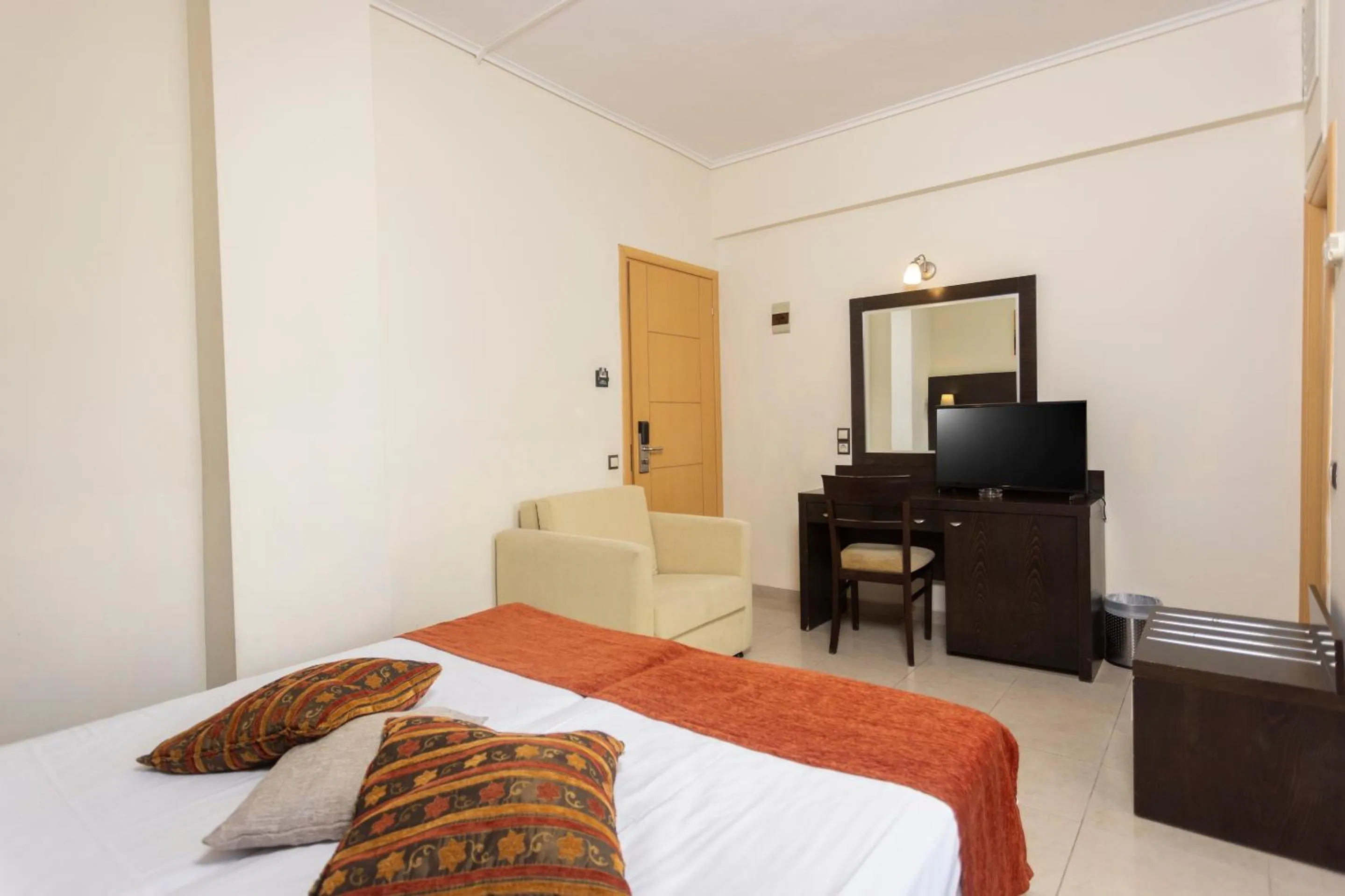 TV and multimedia, Bed in Hanioti GrandOtel