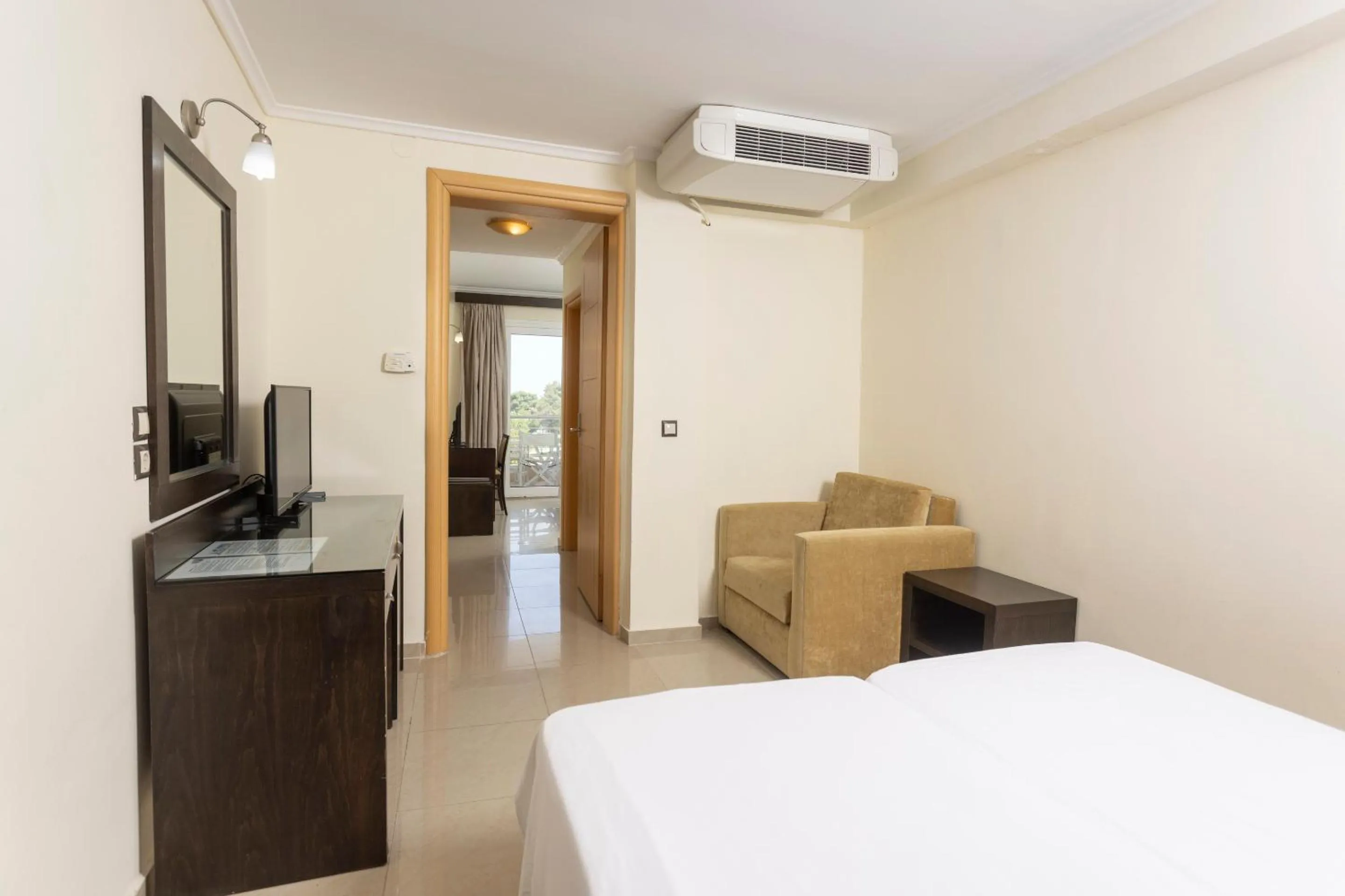 Photo of the whole room, Bed in Hanioti GrandOtel