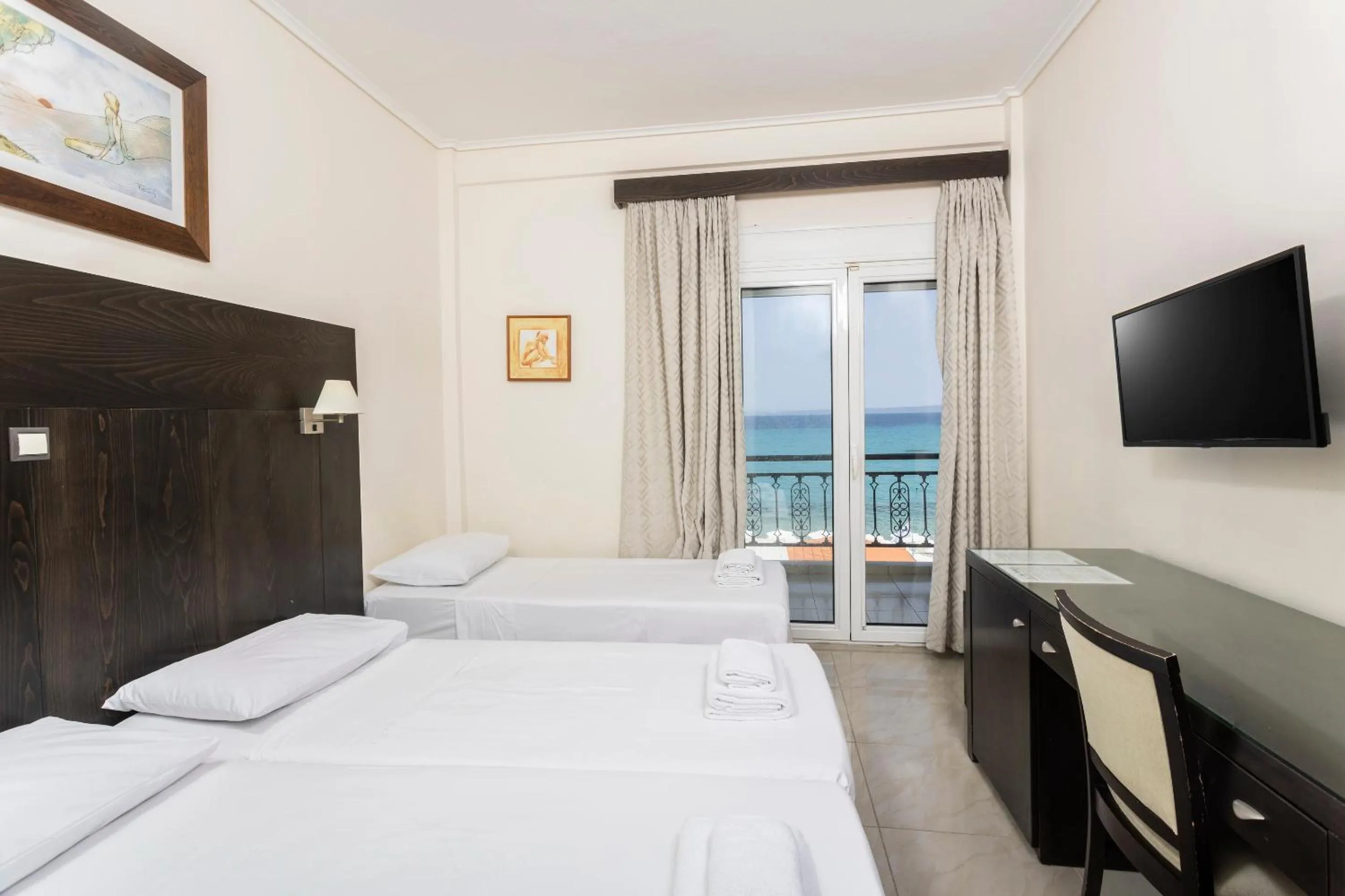 TV and multimedia, Bed in Hanioti GrandOtel