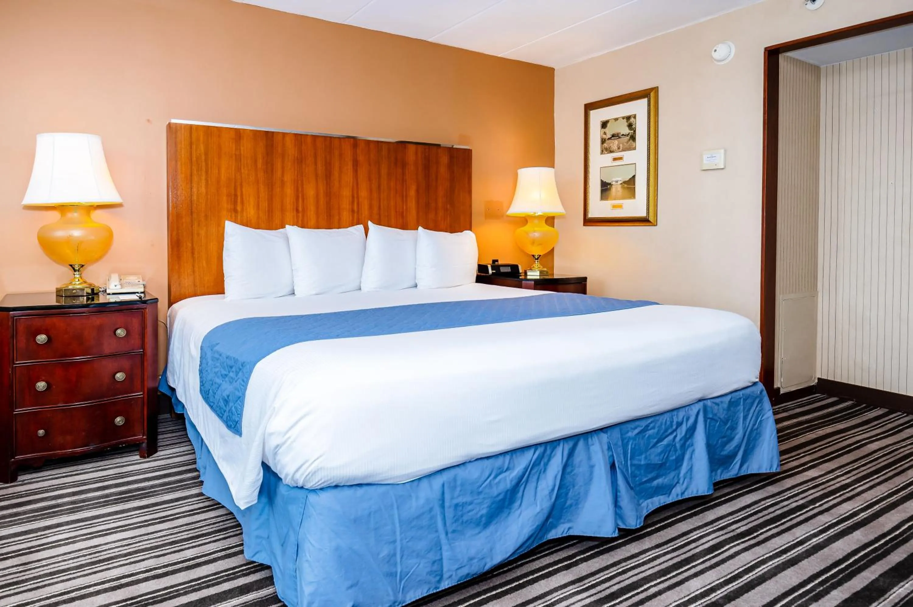 Bedroom, Bed in Metro Points Hotel Washington North