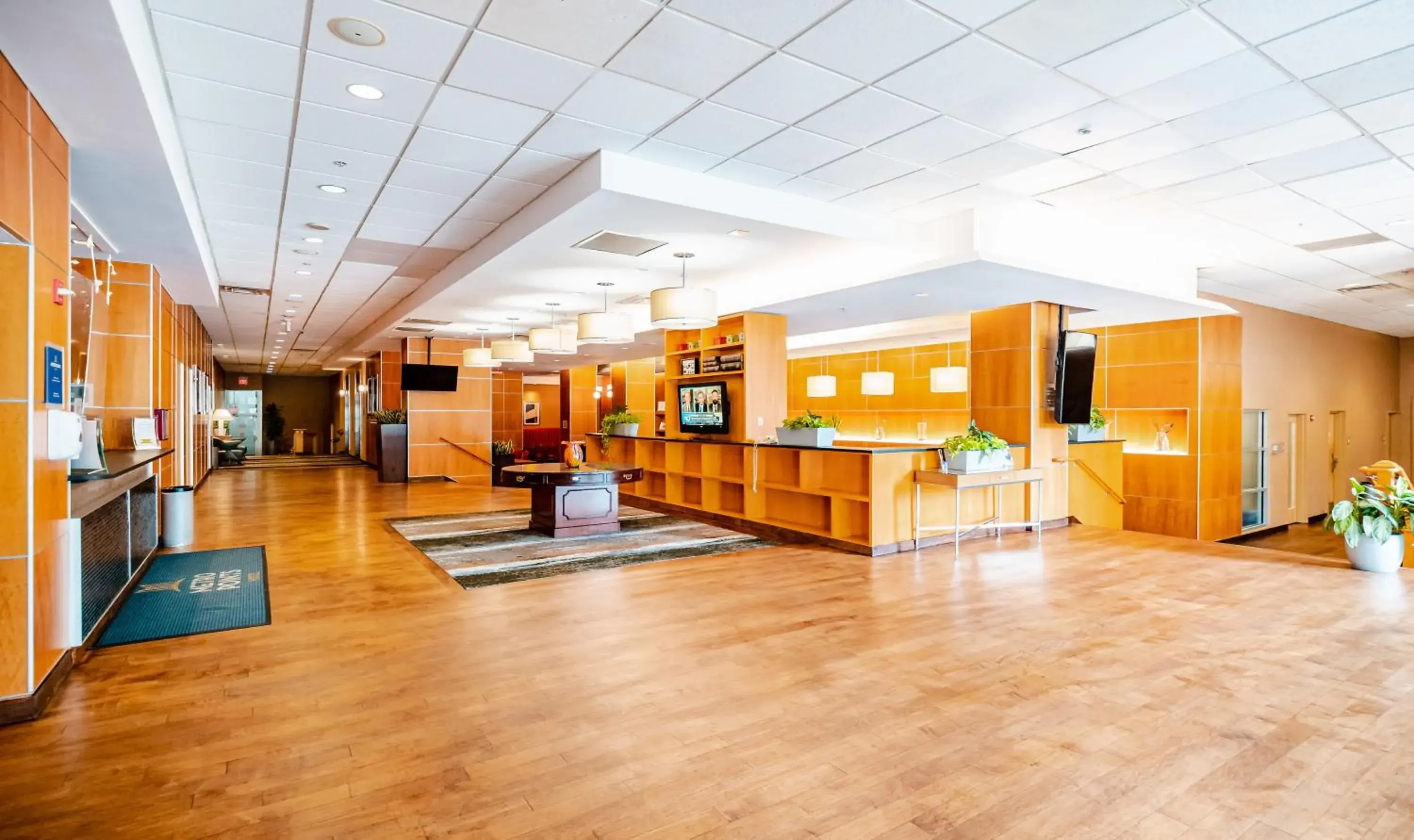 Lobby or reception in Metro Points Hotel Washington North Lobby or reception in Metro Points Hotel Washington North