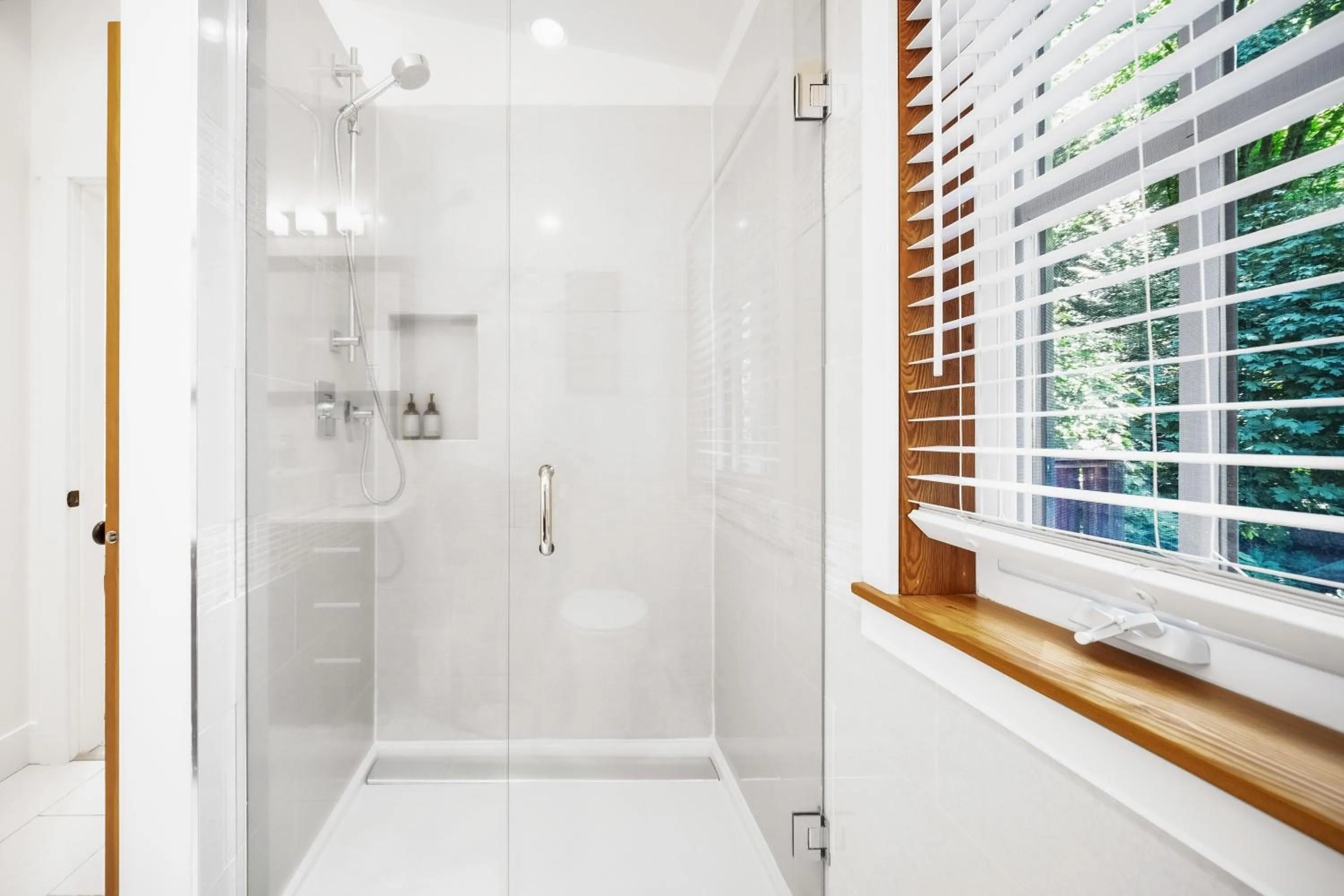 Bathroom in Sunwolf Riverside Cabins
