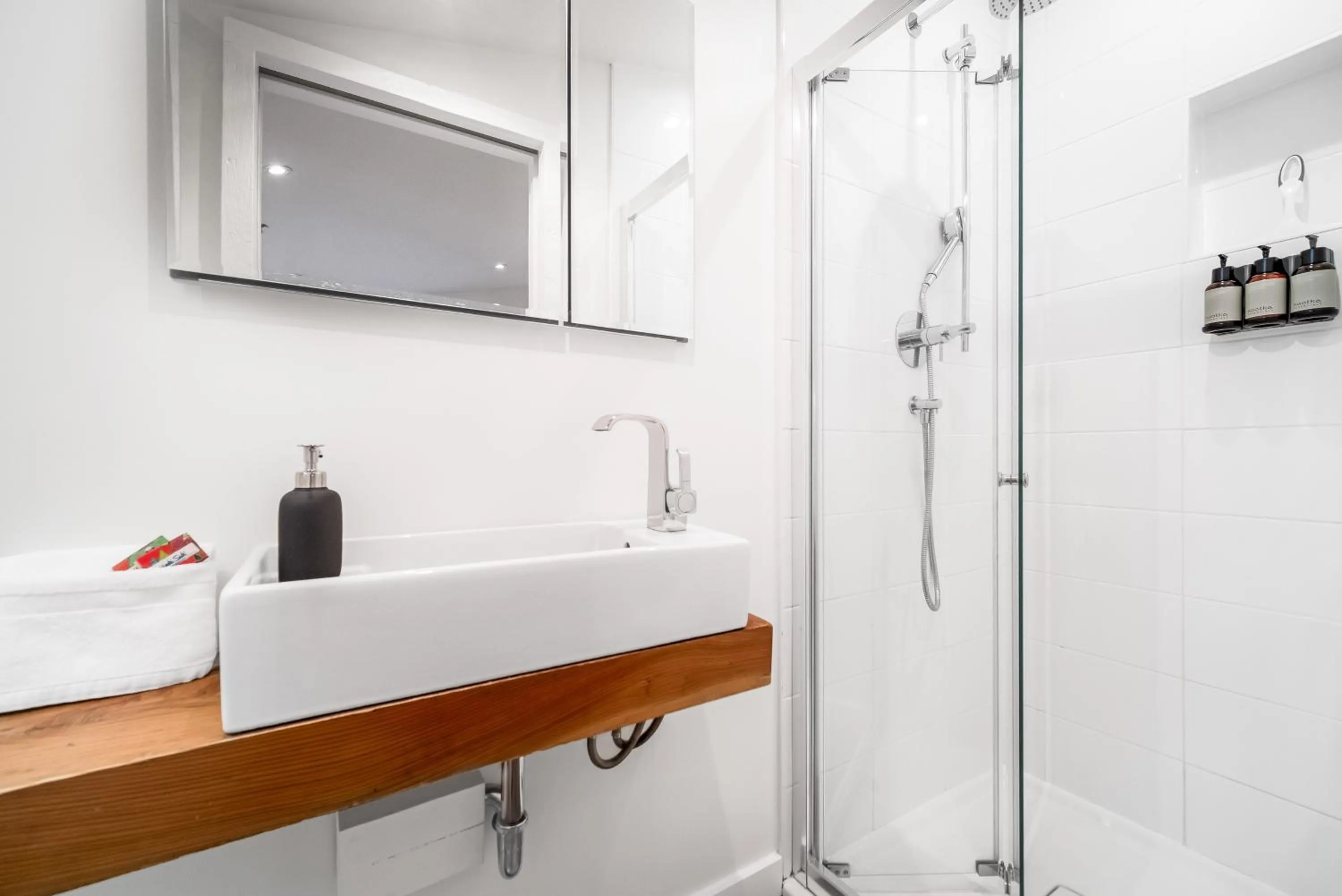 Bathroom in Sunwolf Riverside Cabins