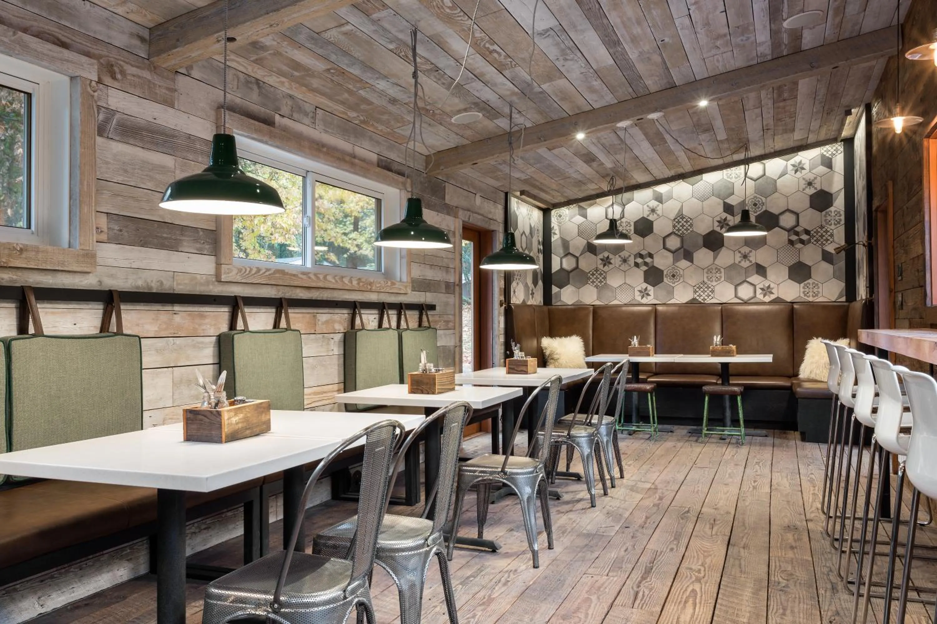 Restaurant/places to eat in Sunwolf Riverside Cabins