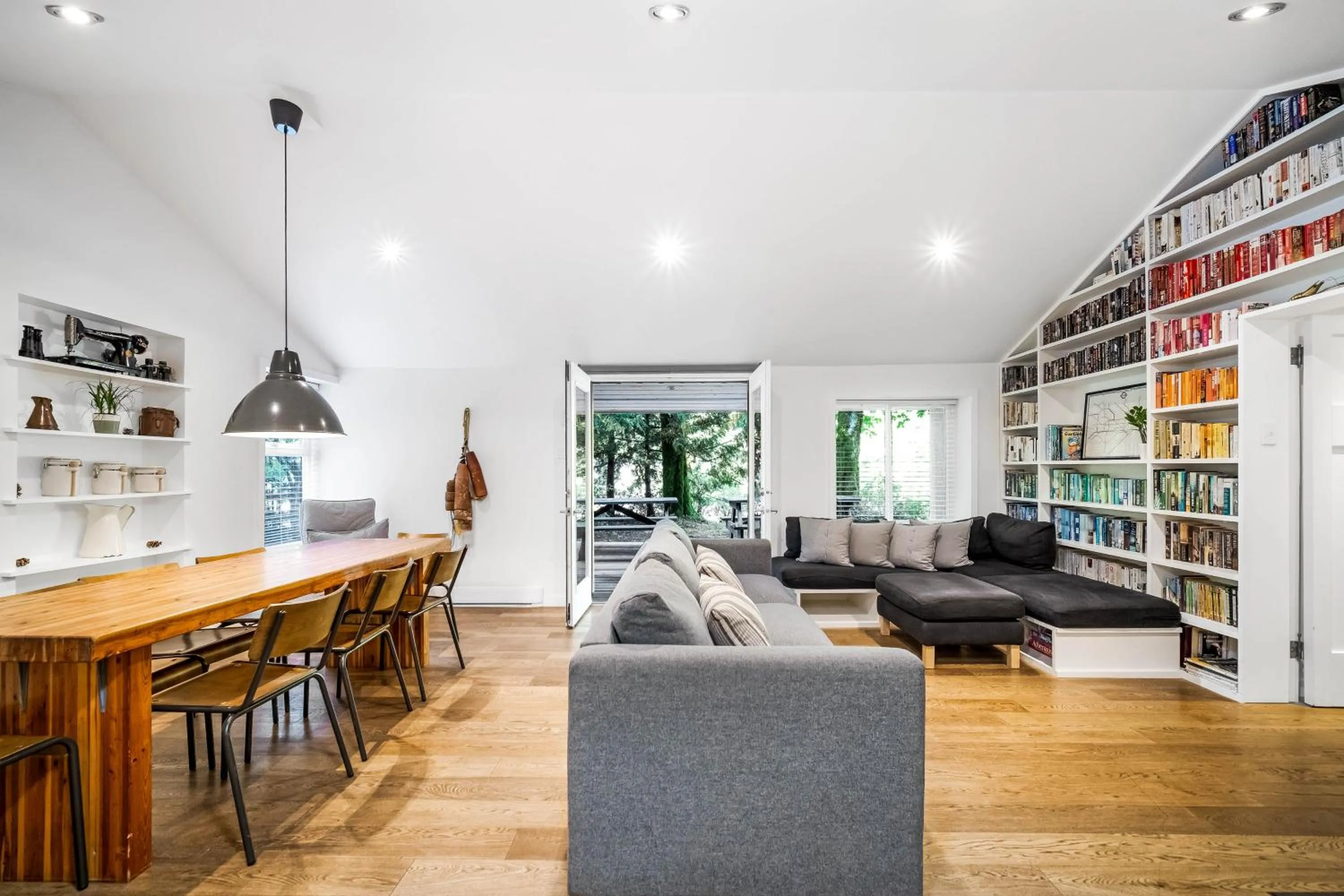 Living room in Sunwolf Riverside Cabins
