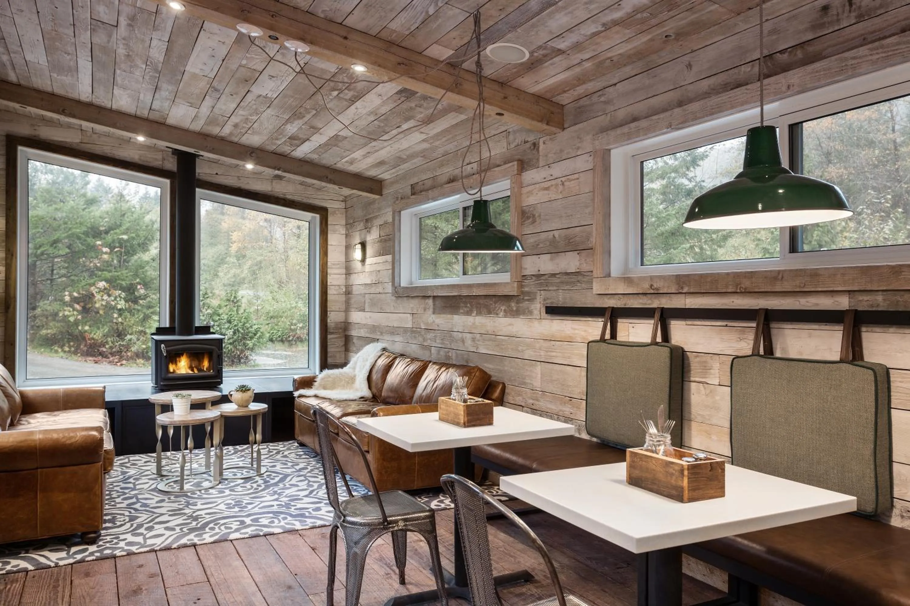 Restaurant/places to eat in Sunwolf Riverside Cabins