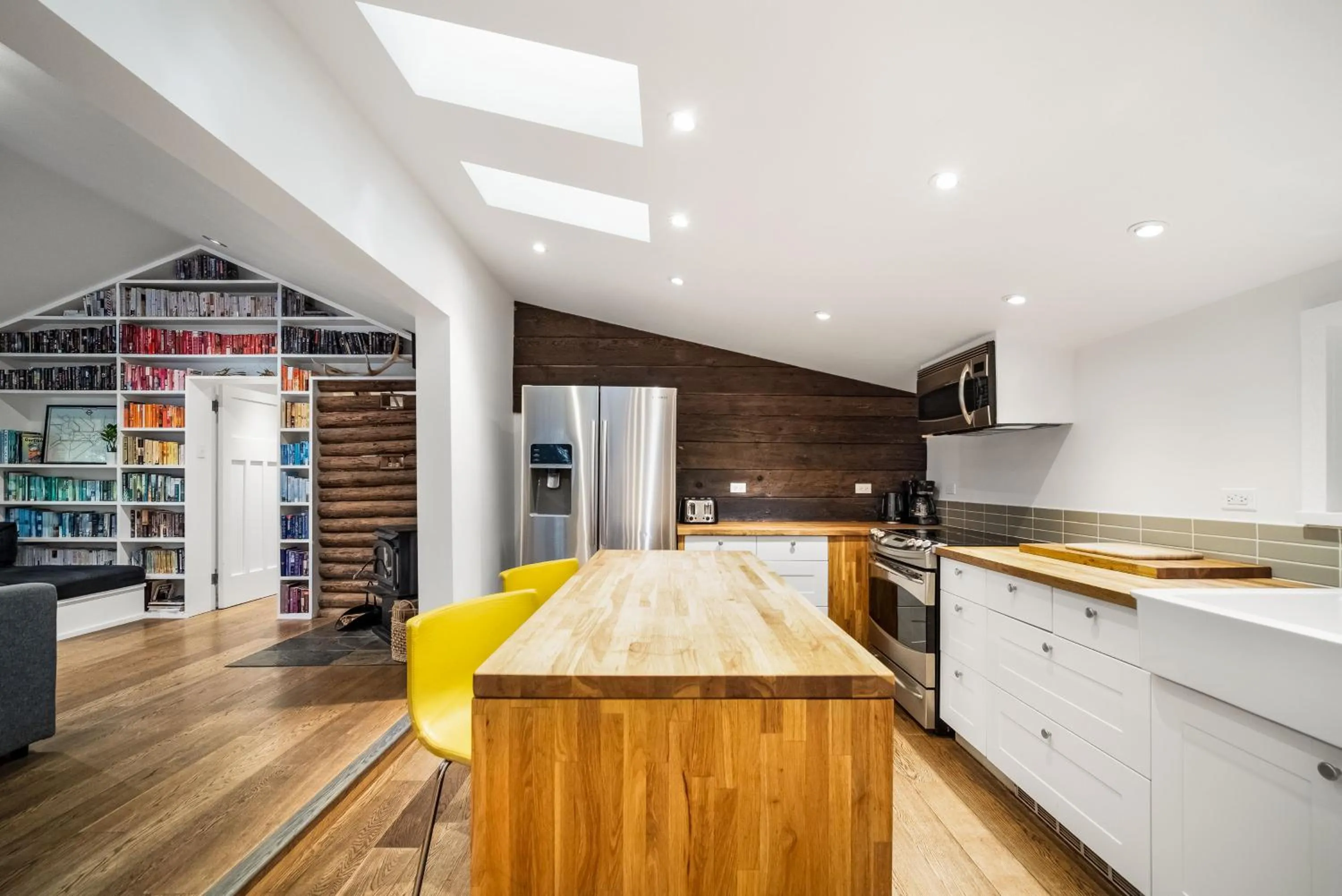 Kitchen or kitchenette in Sunwolf Riverside Cabins