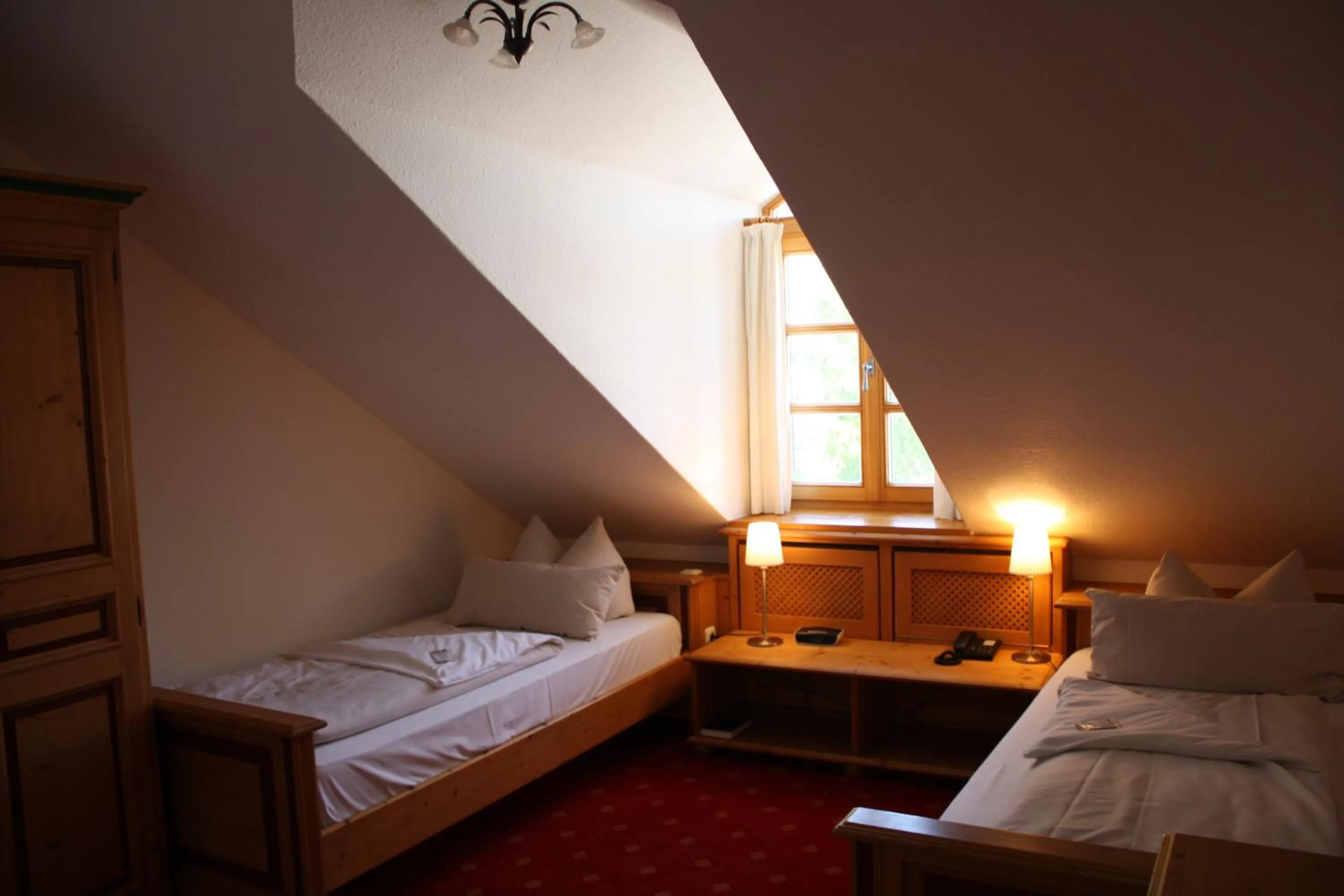 Photo of the whole room, Bed in Der Obere Wirt zum Queri