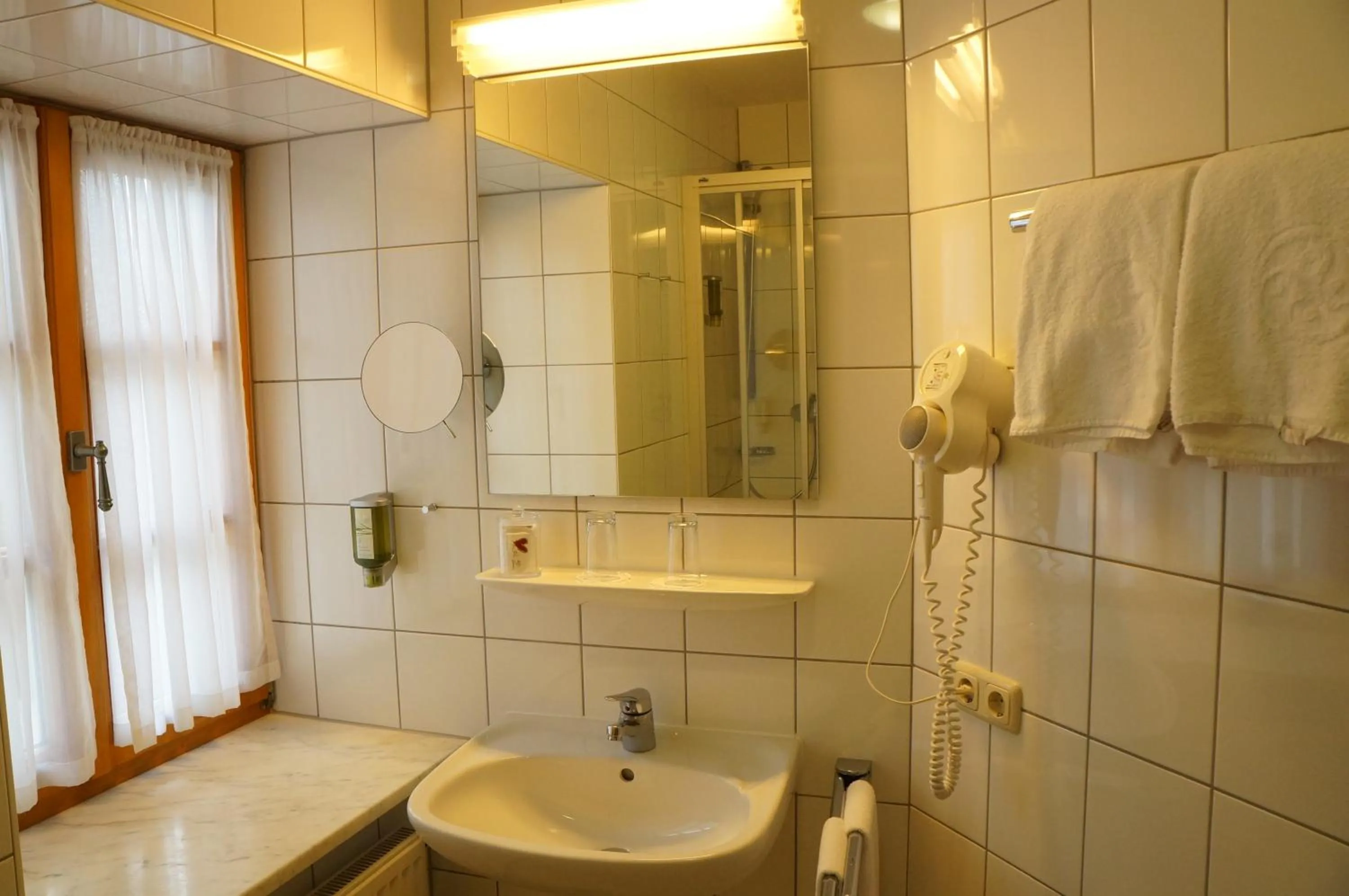 Bathroom in Der Obere Wirt zum Queri