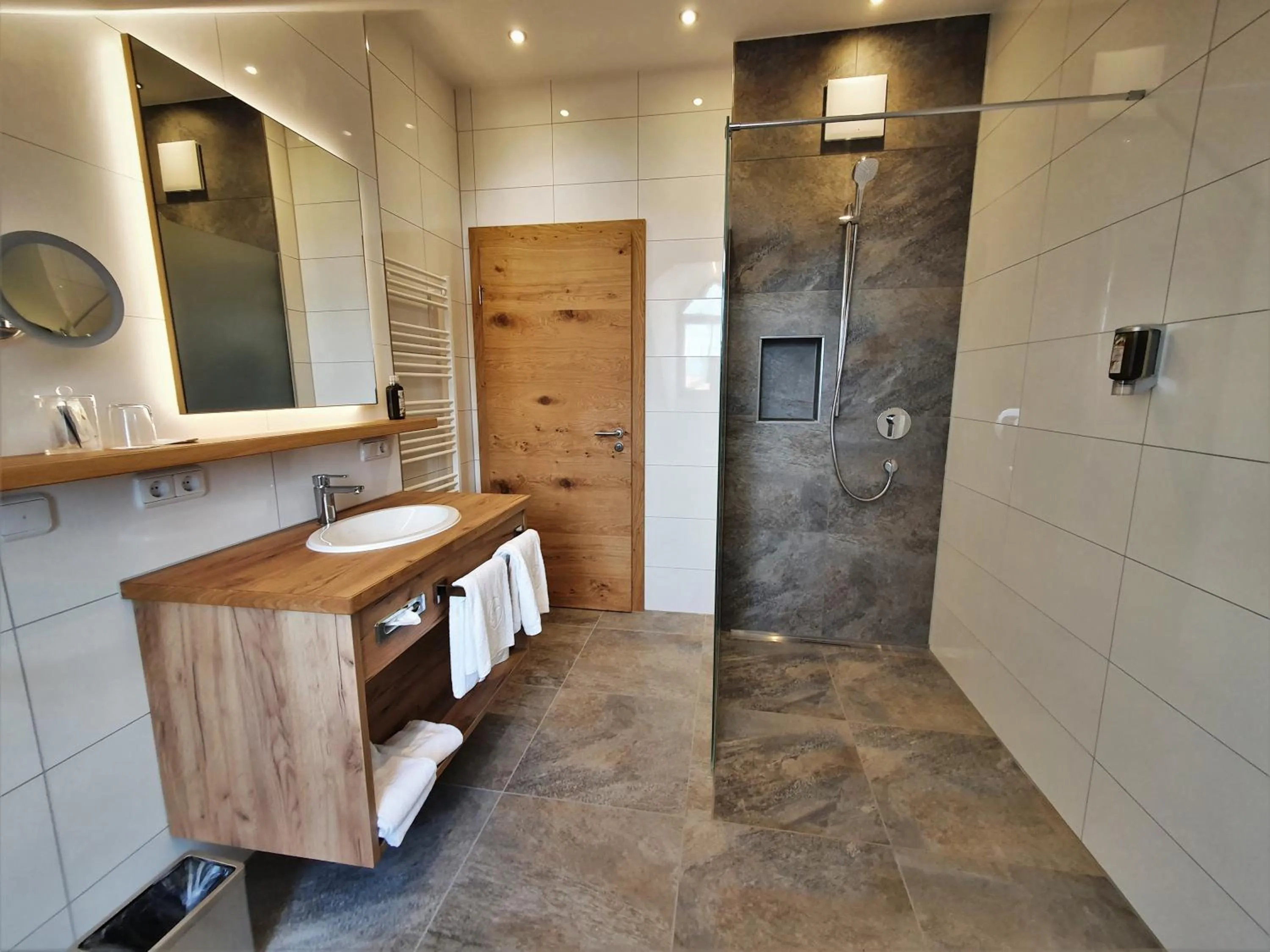 Bathroom in Der Obere Wirt zum Queri