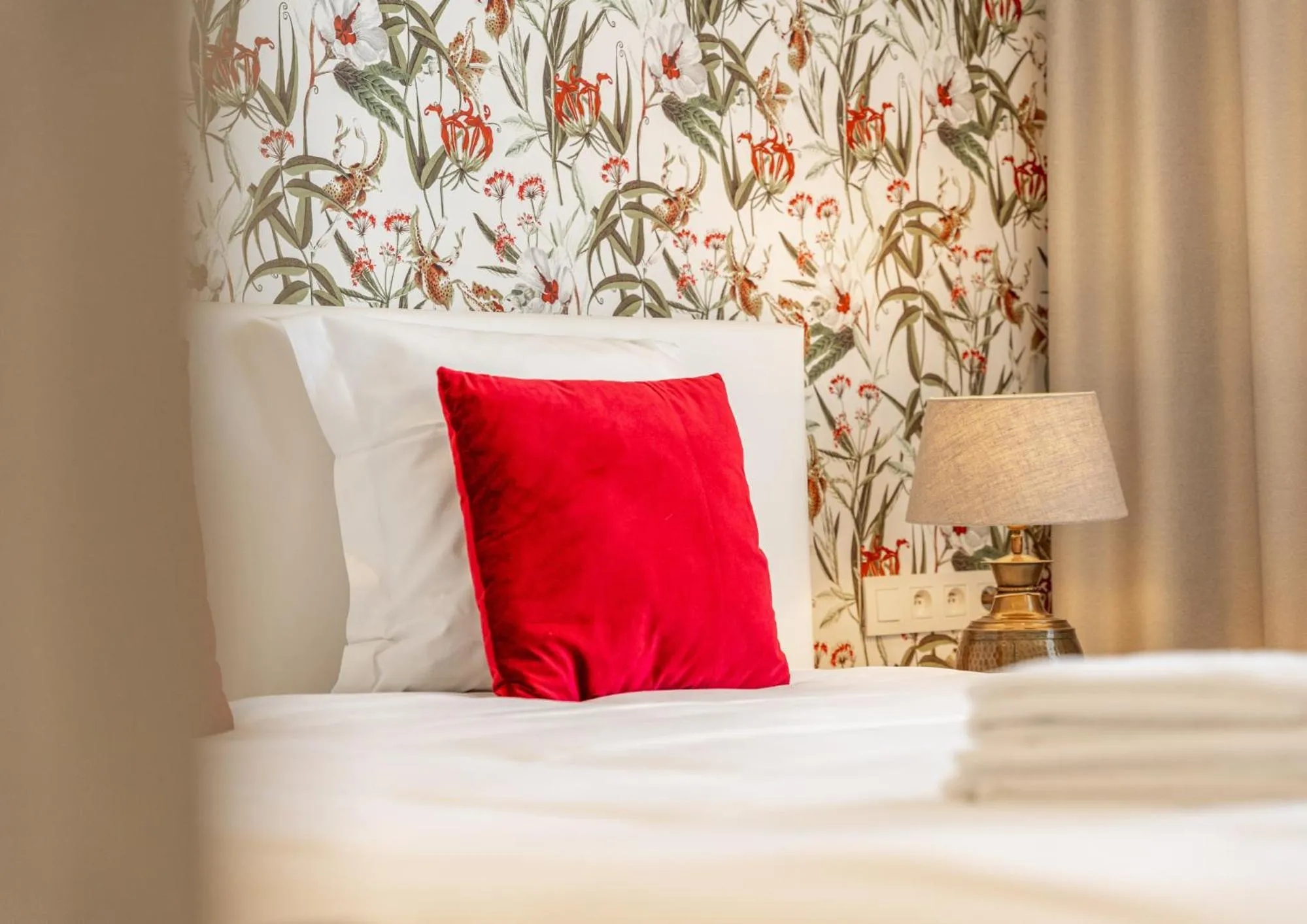 Bed in Acropolis - Luxury Appartments I Hotelservice and parking