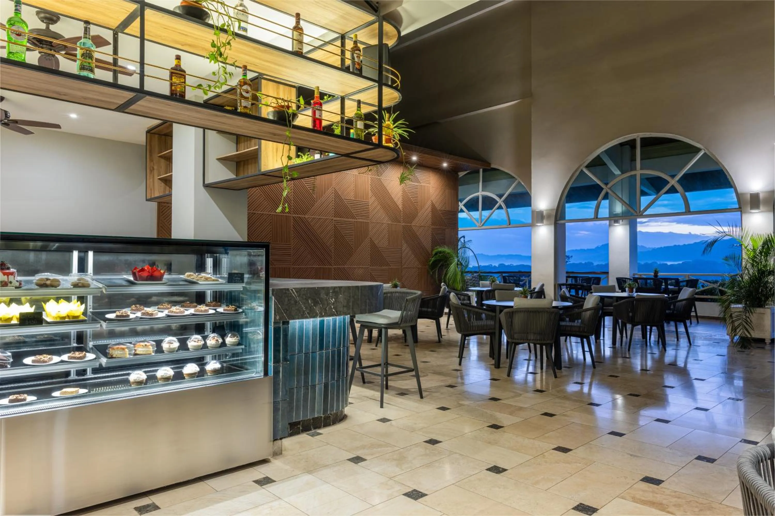 Restaurant/places to eat in Gamboa Rainforest Reserve