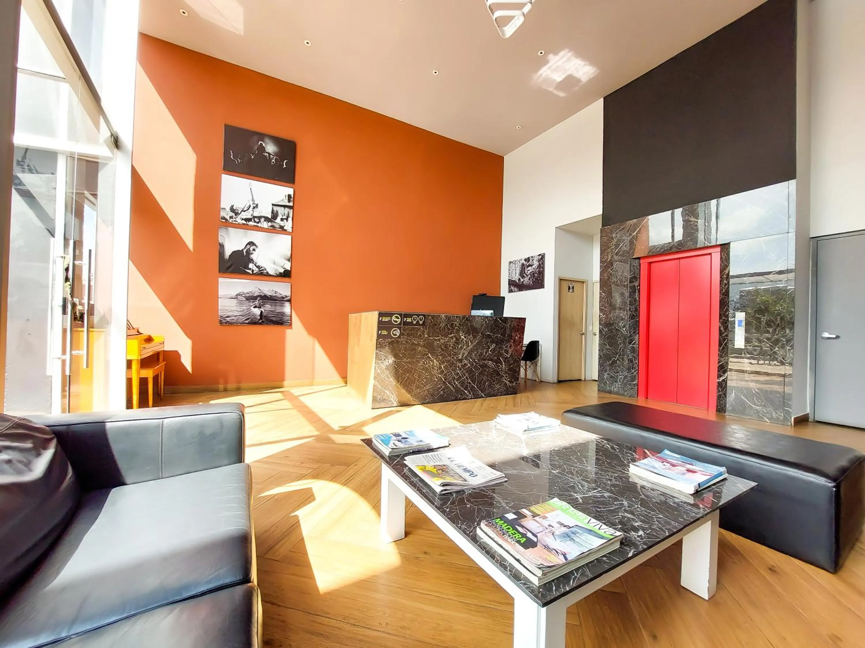 Lobby or reception in Hotel Arena Suites Movistar Arena