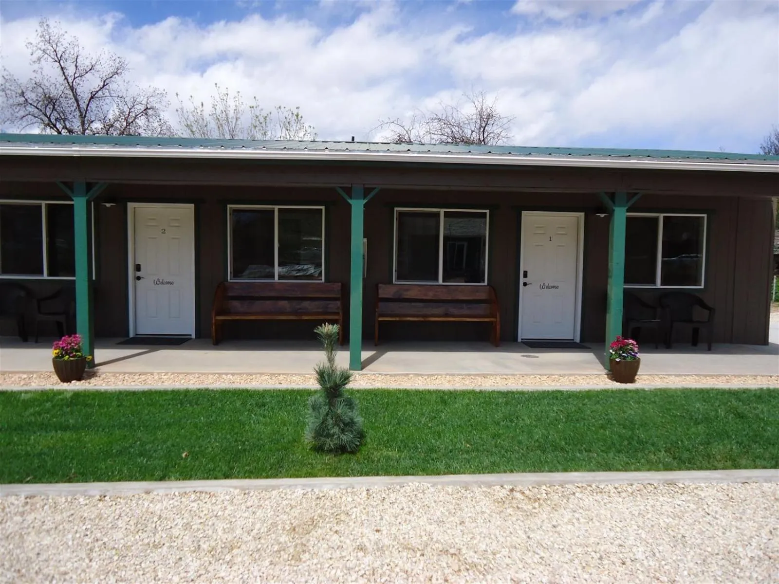Property building in Hurricane Hideaway Lodging
